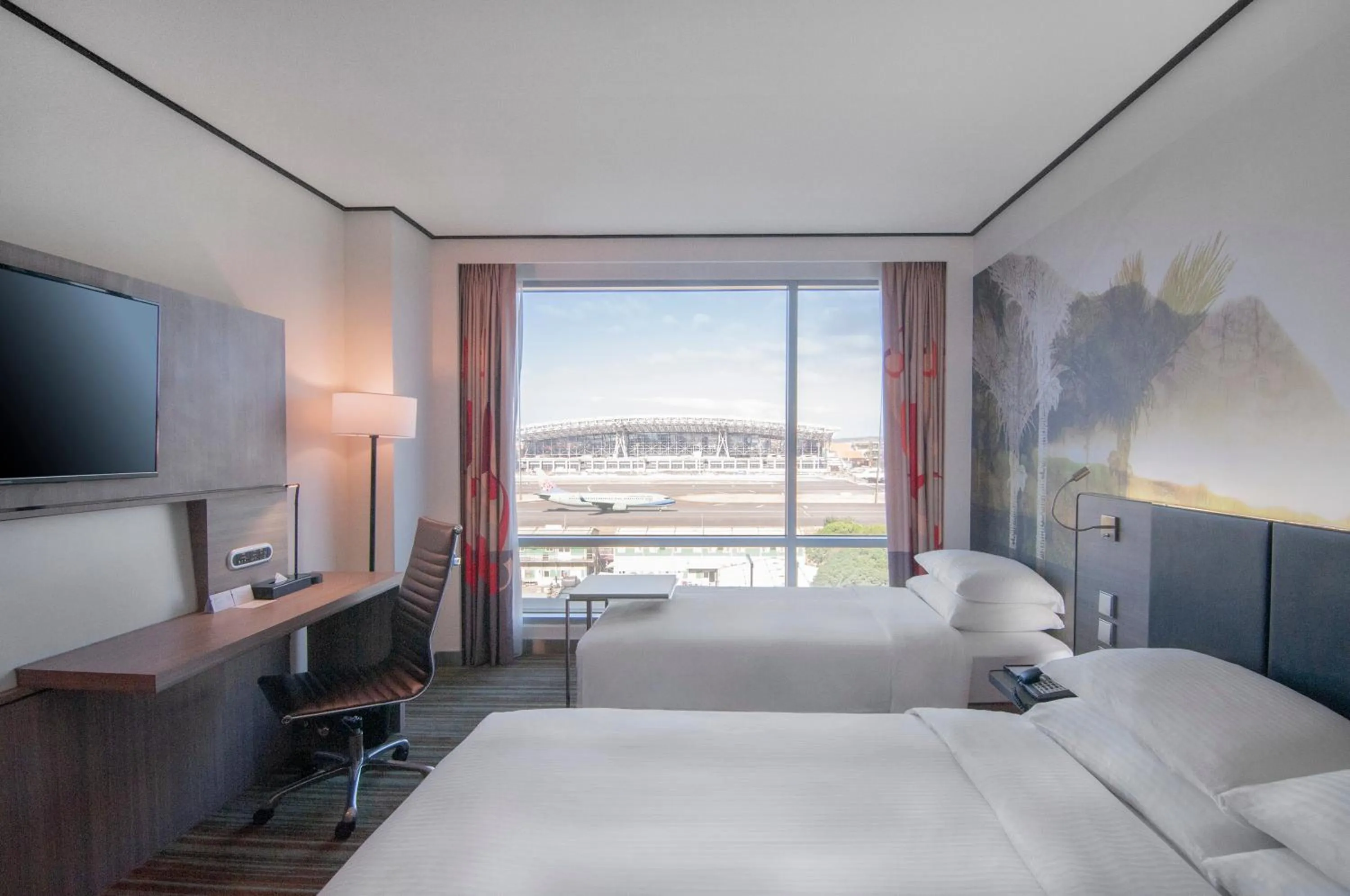 View (from property/room), Bed in Hyatt Regency Taoyuan International Airport