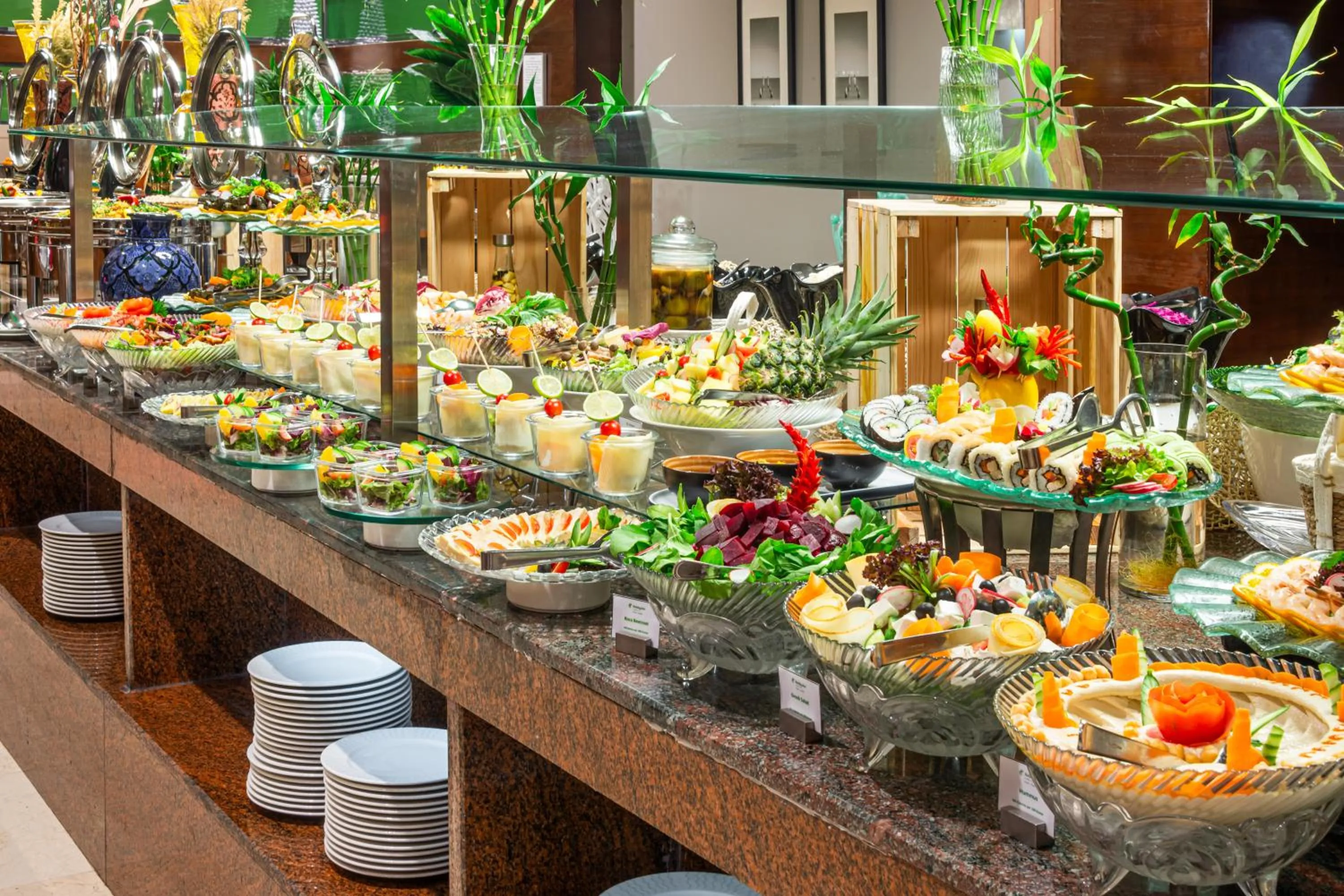 Restaurant/places to eat in Holiday Inn Riyadh Al Qasr by IHG