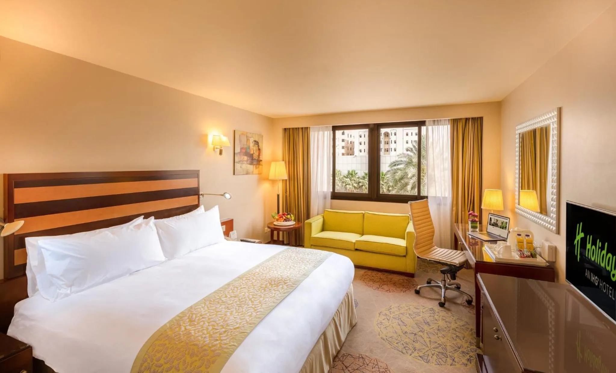 Photo of the whole room, Bed in Holiday Inn Riyadh Al Qasr by IHG