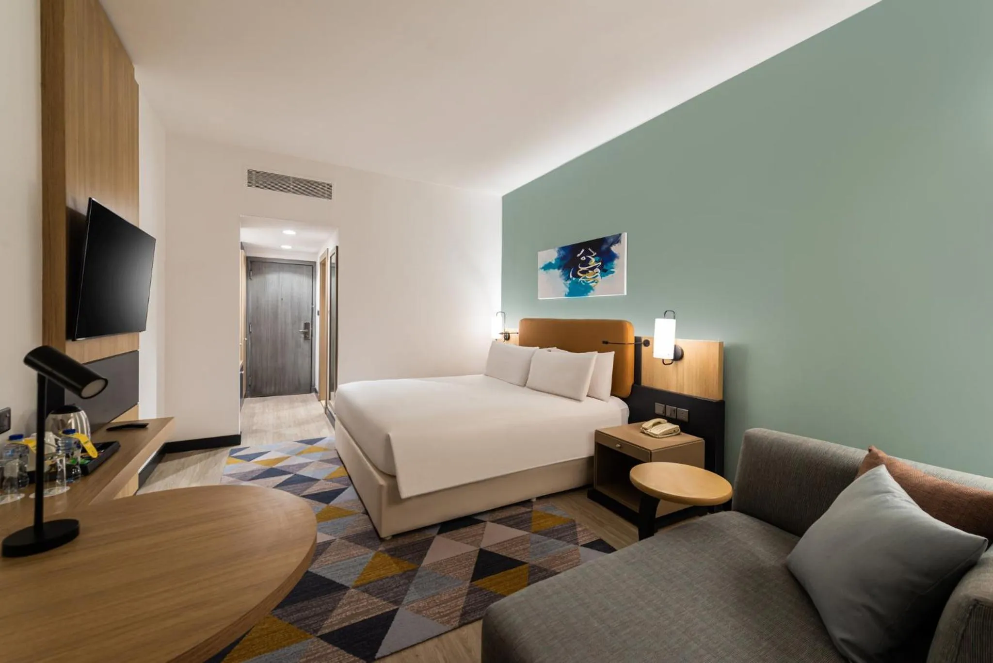 Photo of the whole room, Bed in Holiday Inn Riyadh Al Qasr by IHG