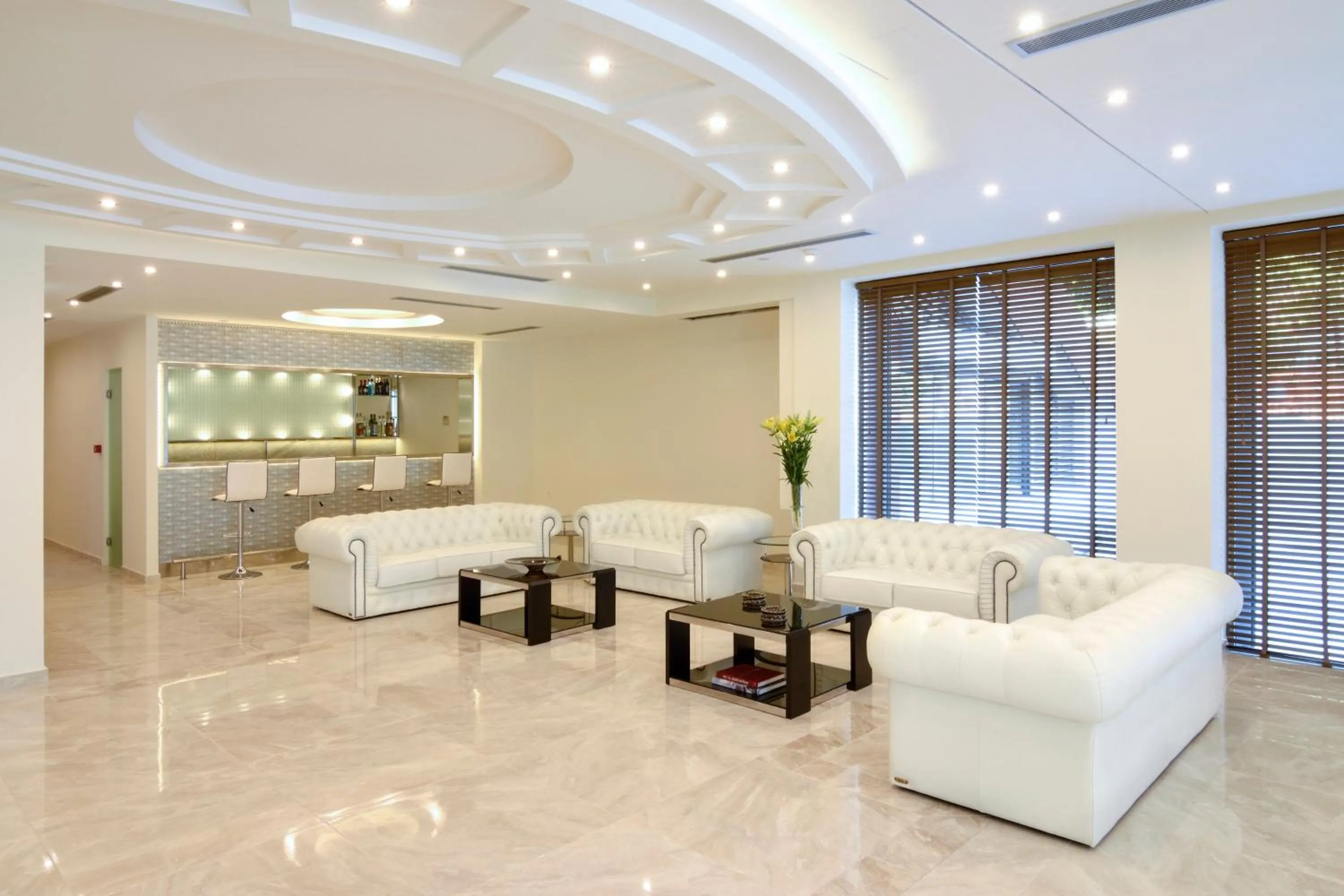 Lounge or bar in Athens Avenue Hotel