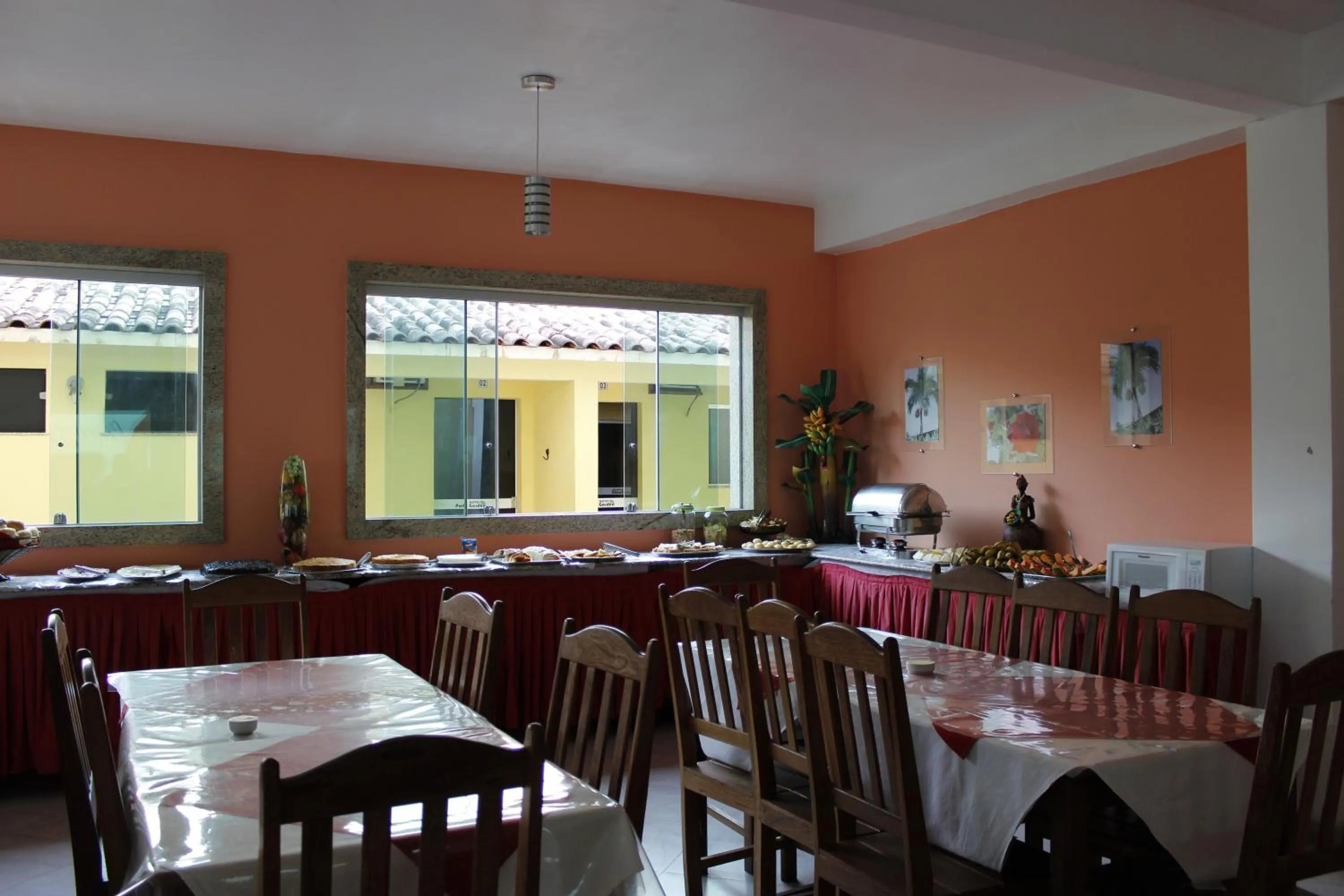 Restaurant/places to eat in Hotel Porto Garden