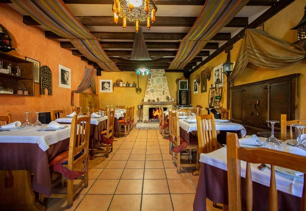 Restaurant/places to eat in Hotel Rural Calatañazor