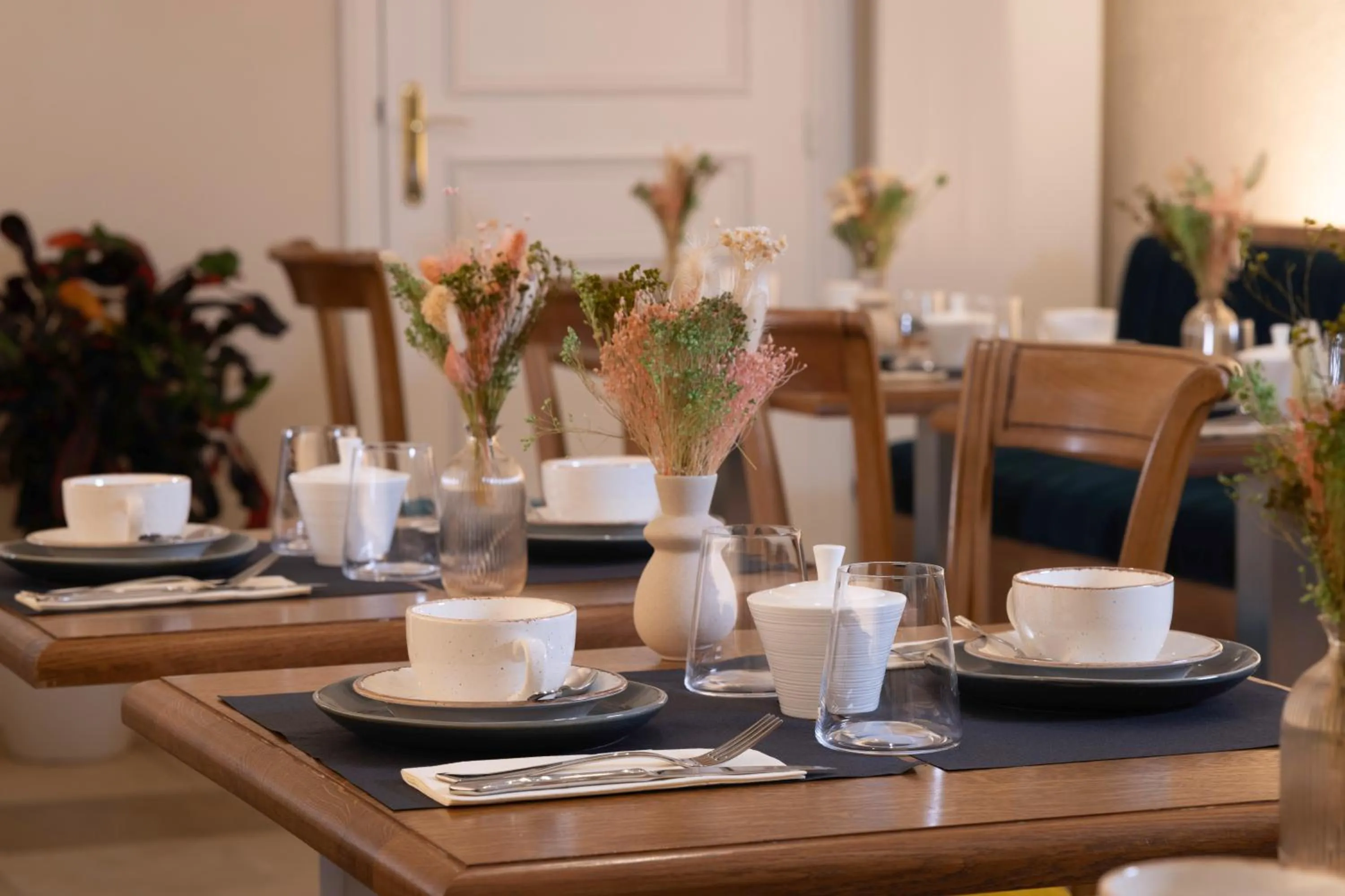 Restaurant/places to eat in Le Relais Madeleine