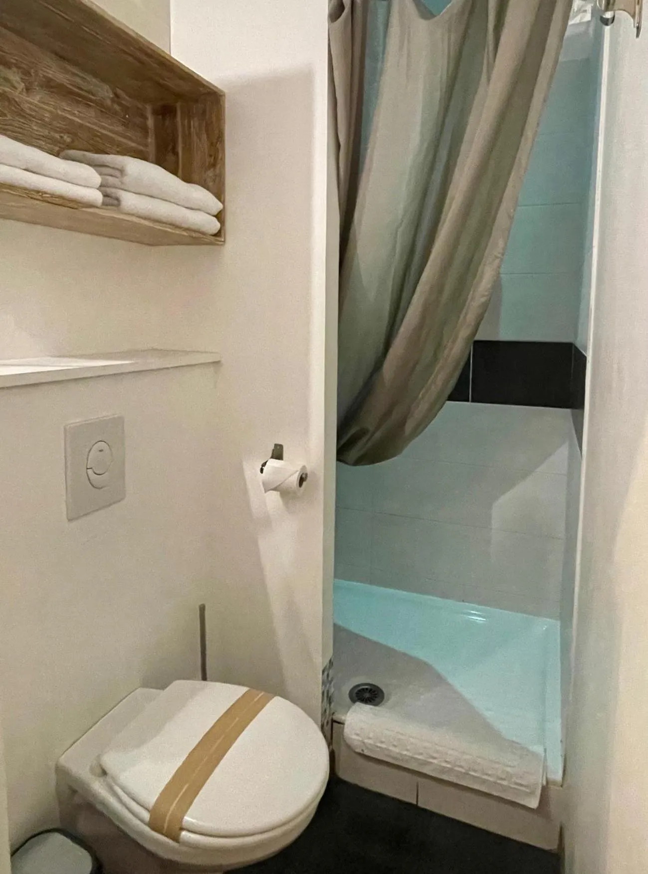 Shower in Baionakoa Résidence