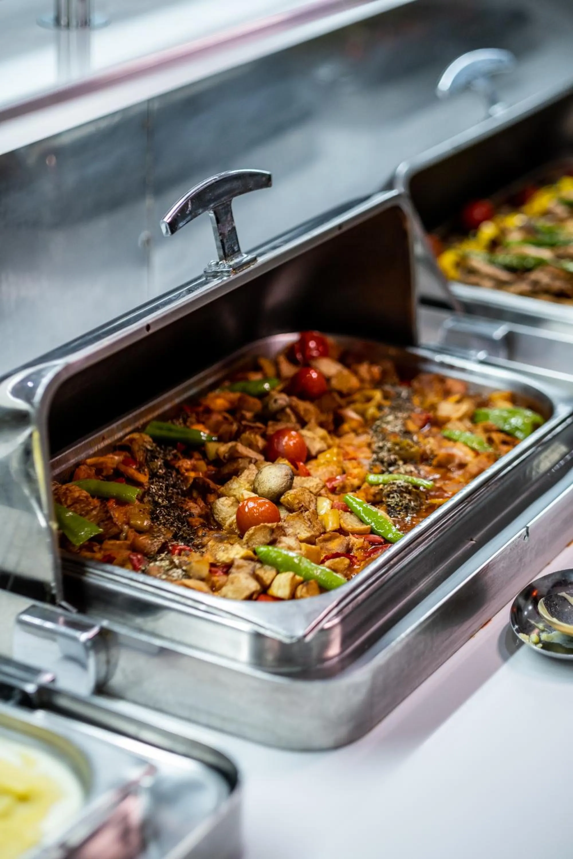 Restaurant/places to eat in Rox Resort Hotel