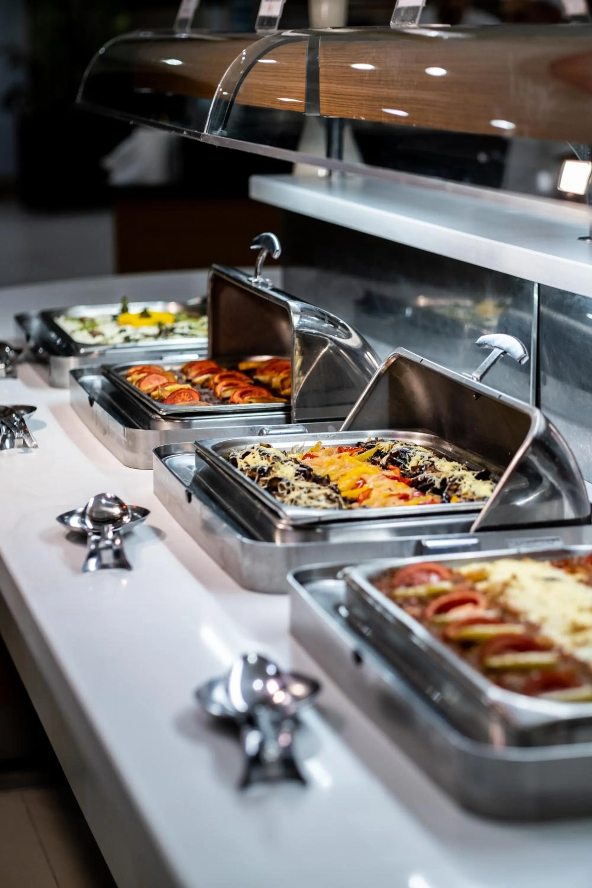 Restaurant/places to eat in Rox Resort Hotel