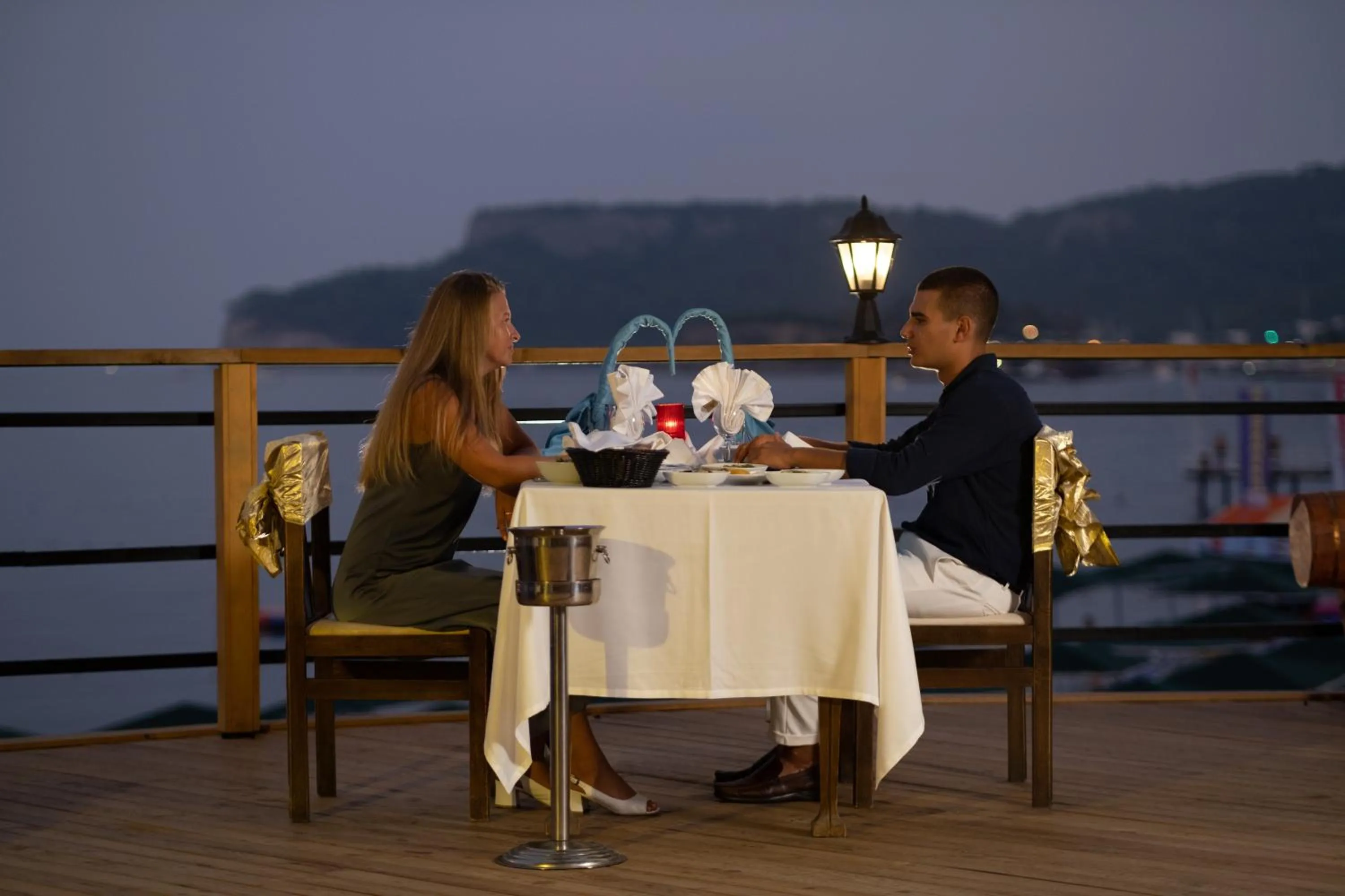 Restaurant/places to eat in Rox Resort Hotel