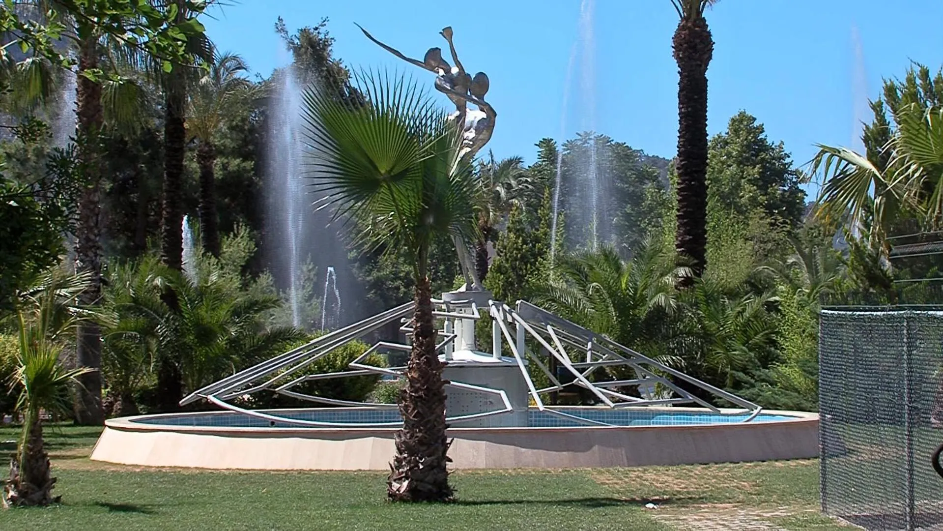 Garden in Rox Resort Hotel