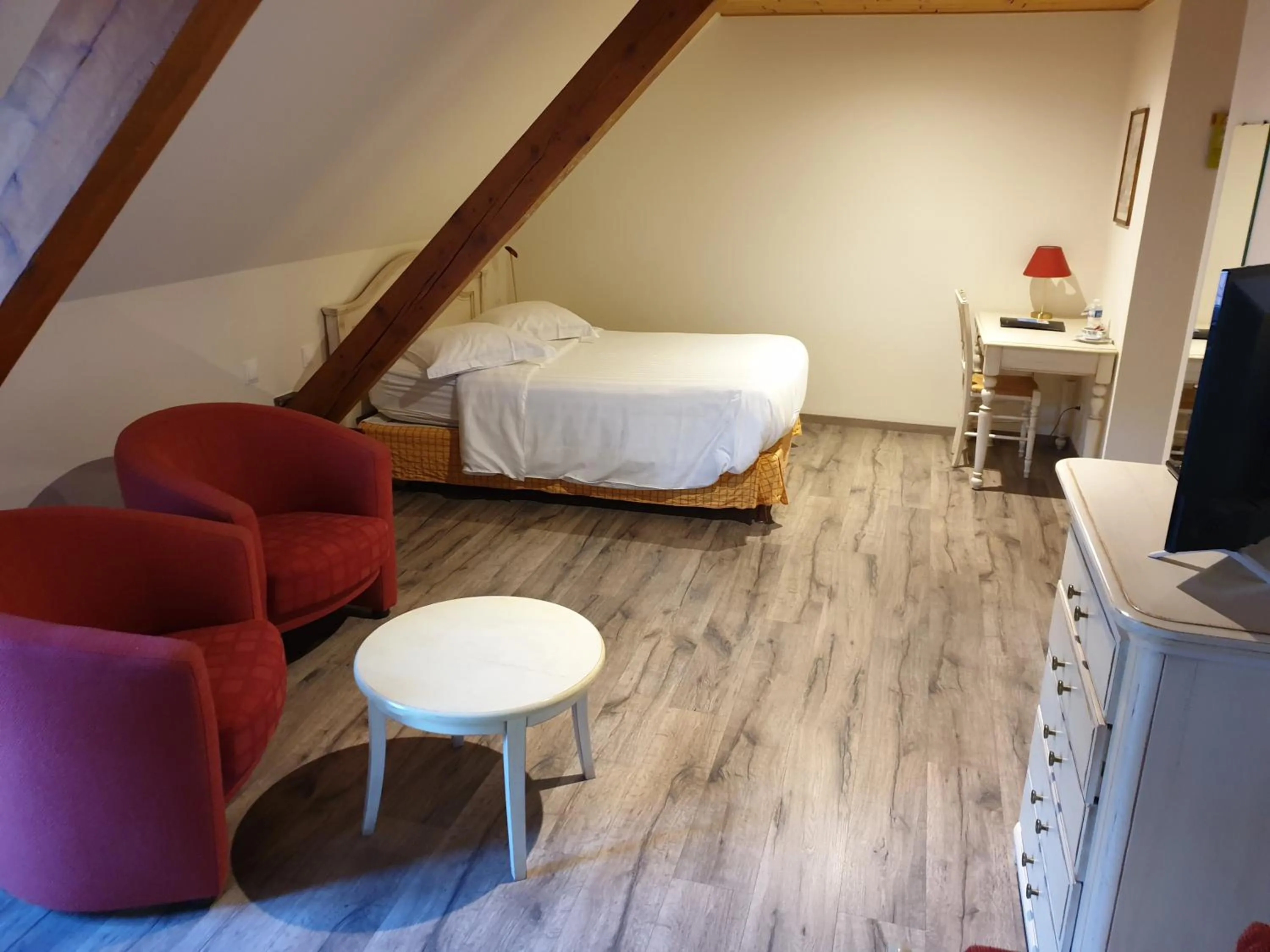 Bedroom, Bed in Hotel Restaurant le Faudé