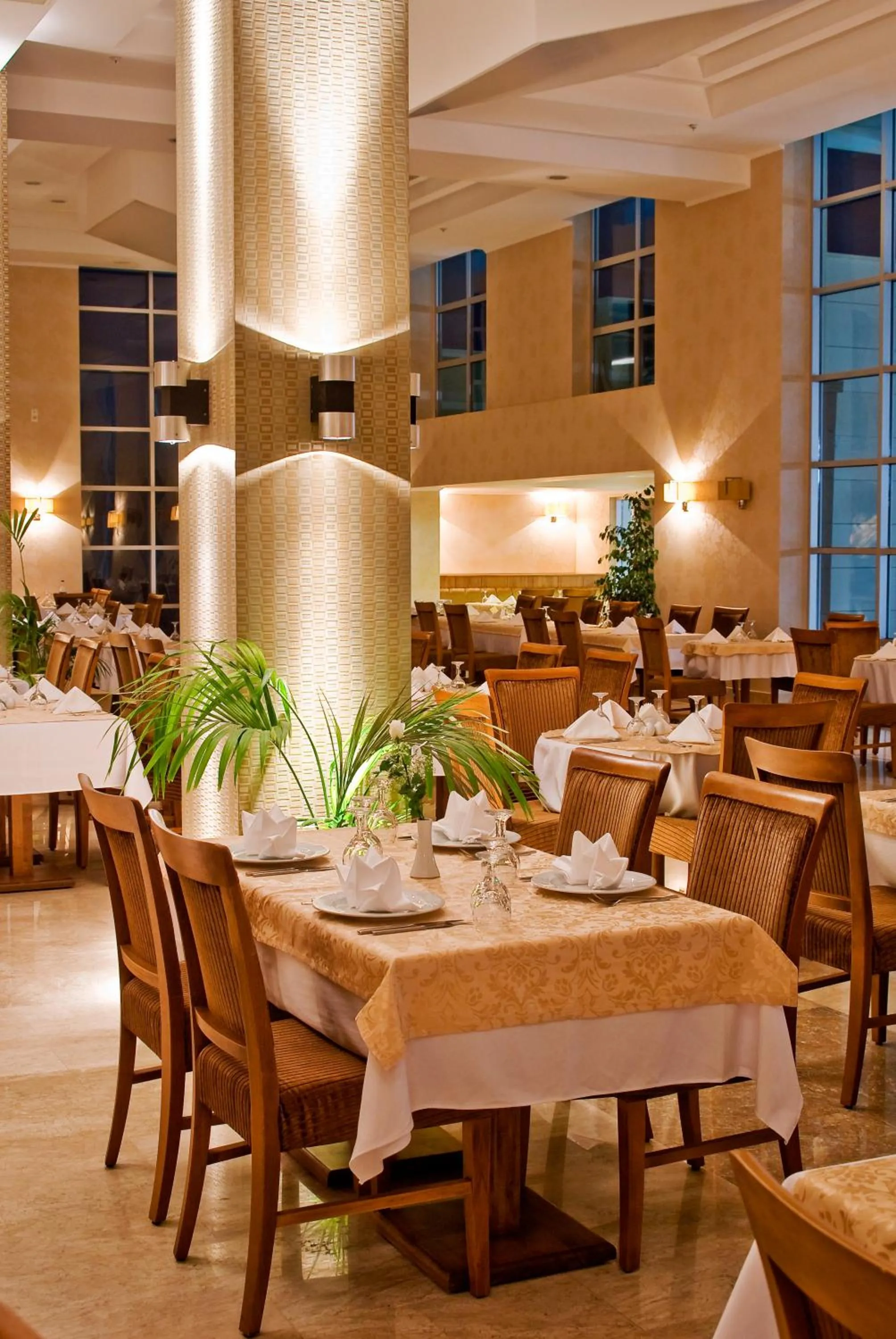 Restaurant/places to eat in Adrina Termal Health & SPA Hotel