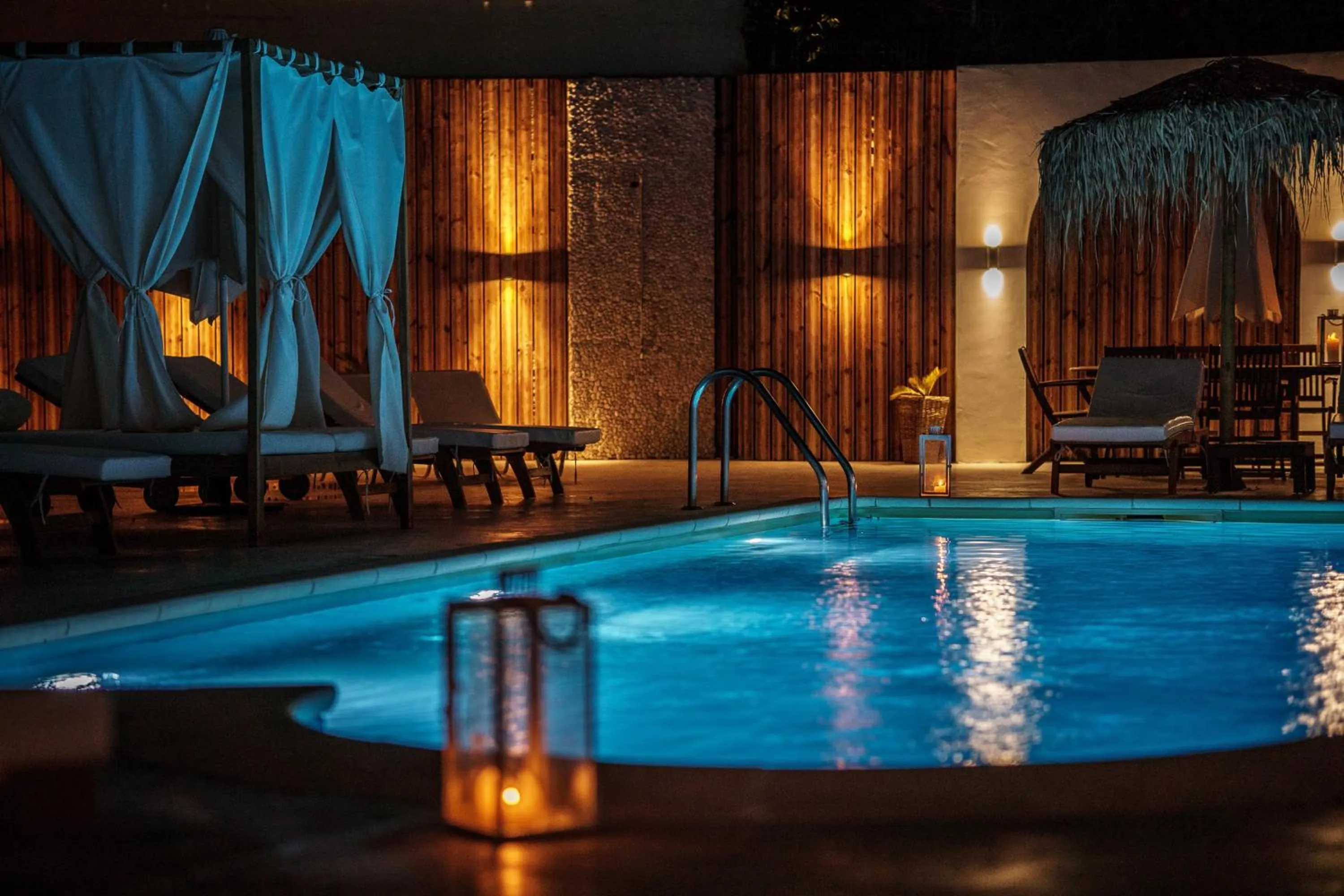 Swimming pool in Manias Hotel Apartments