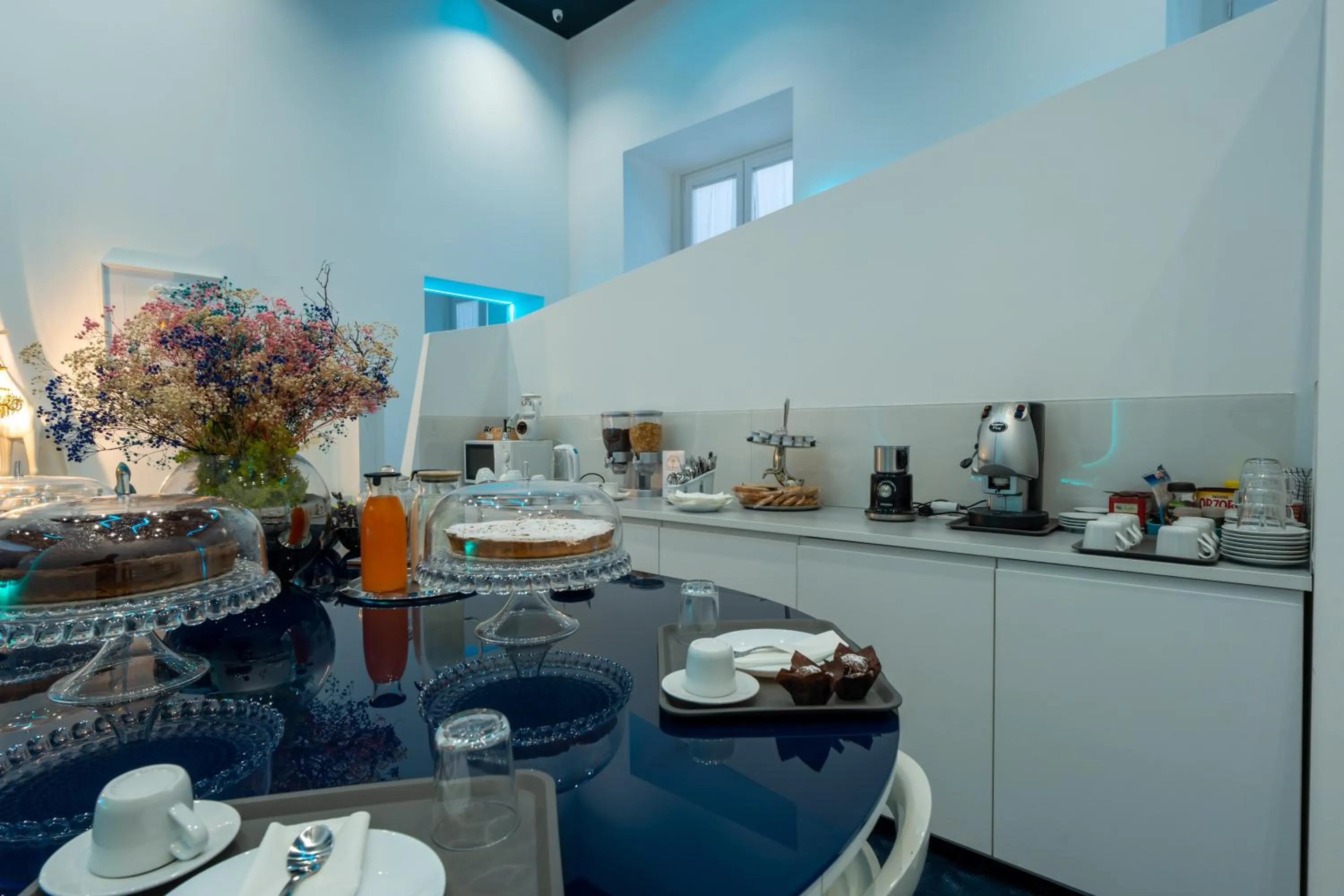 Food and drinks in Skyhouse Chiaia