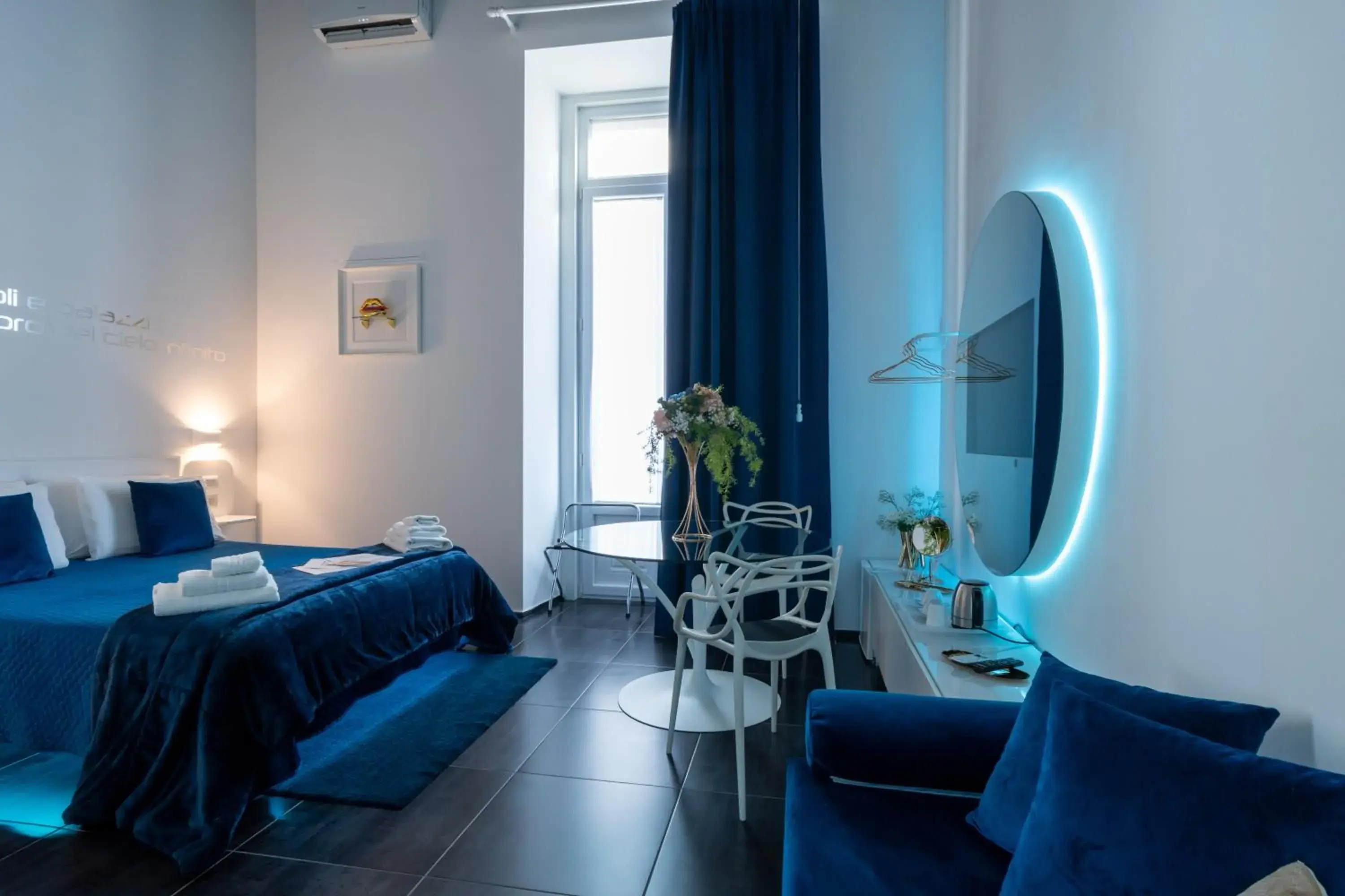 Deluxe Double Room - single occupancy in Skyhouse Chiaia Deluxe Double Room - single occupancy in Skyhouse Chiaia