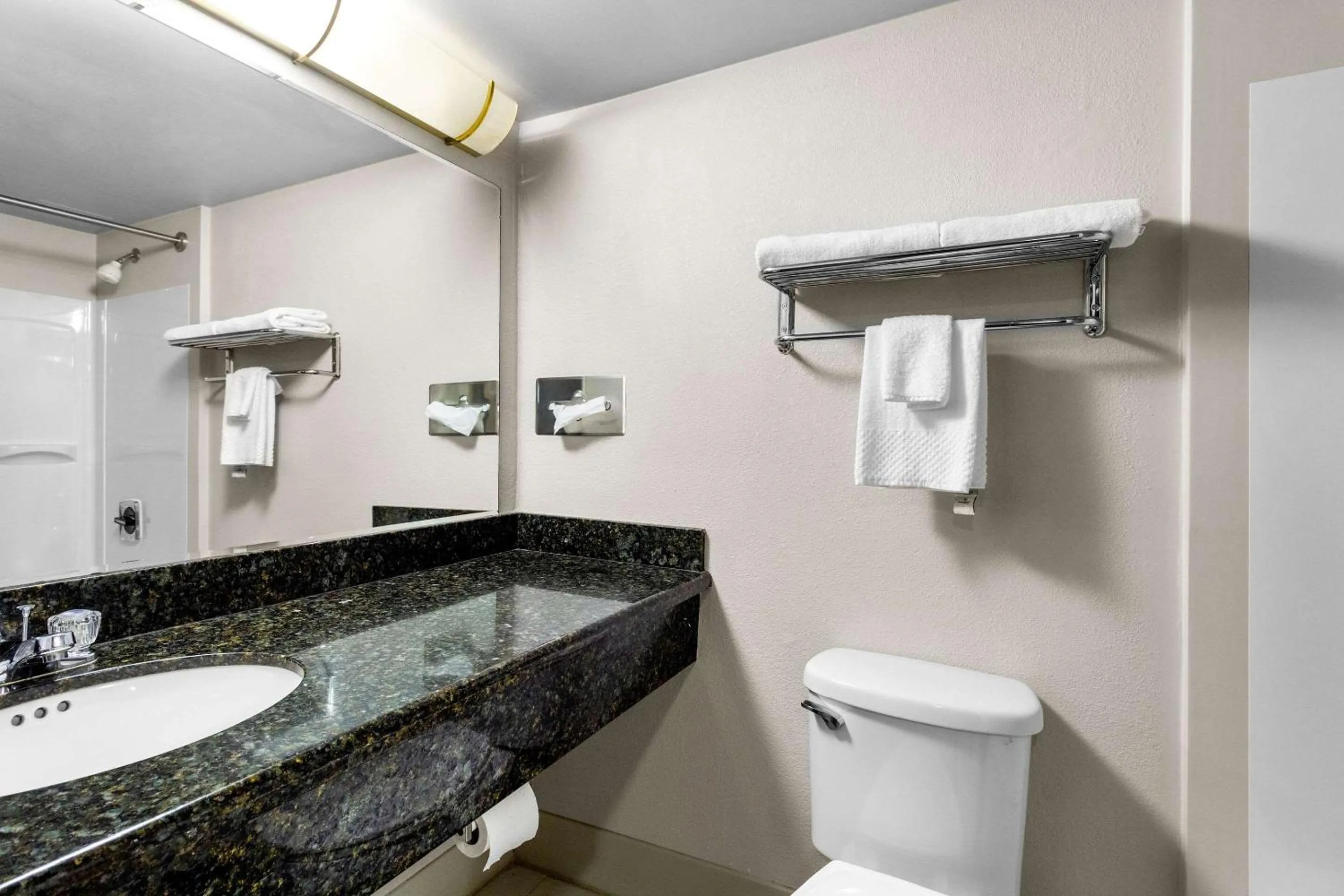 Bathroom in Quality Inn & Suites Altoona
