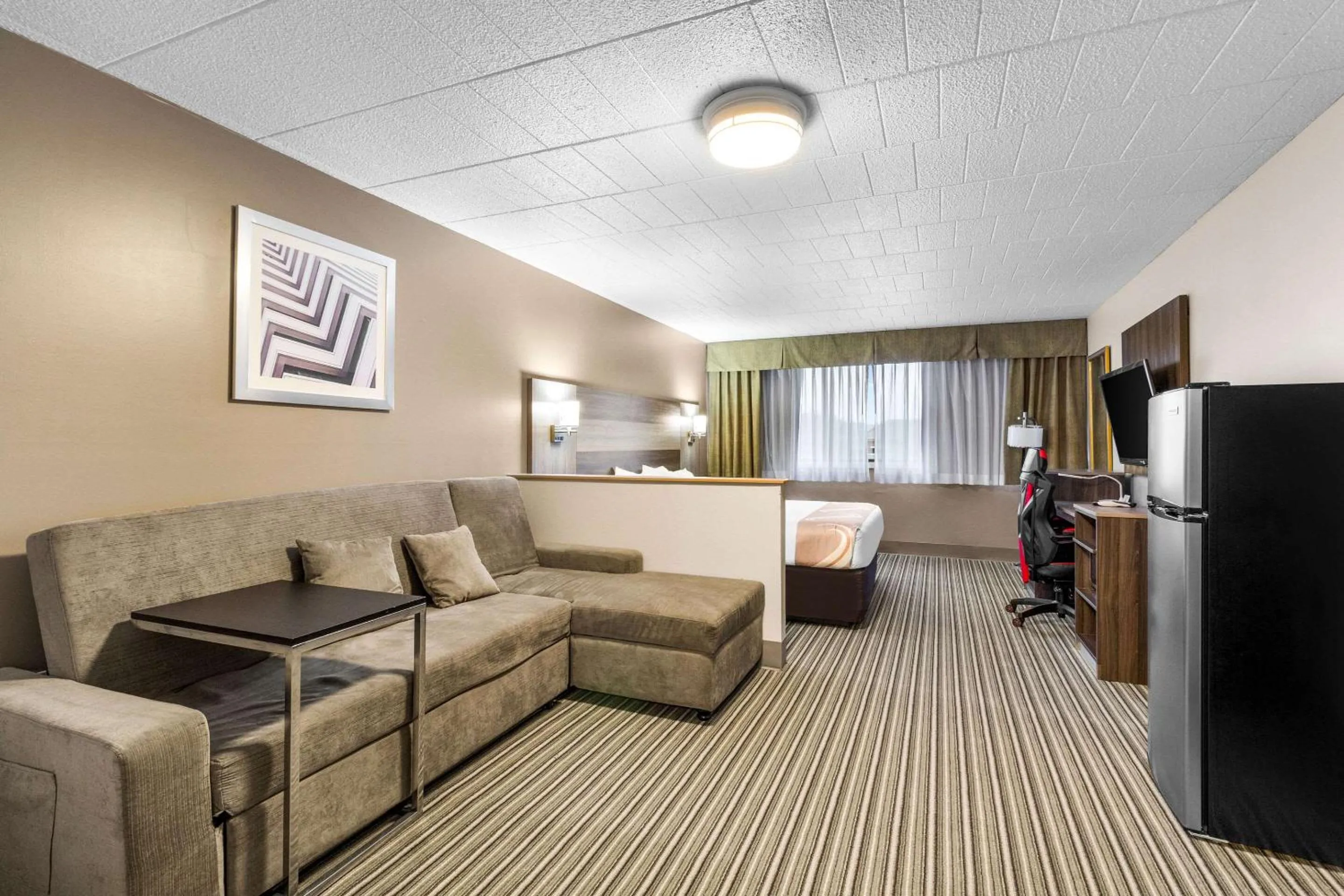 Bedroom in Quality Inn & Suites Altoona