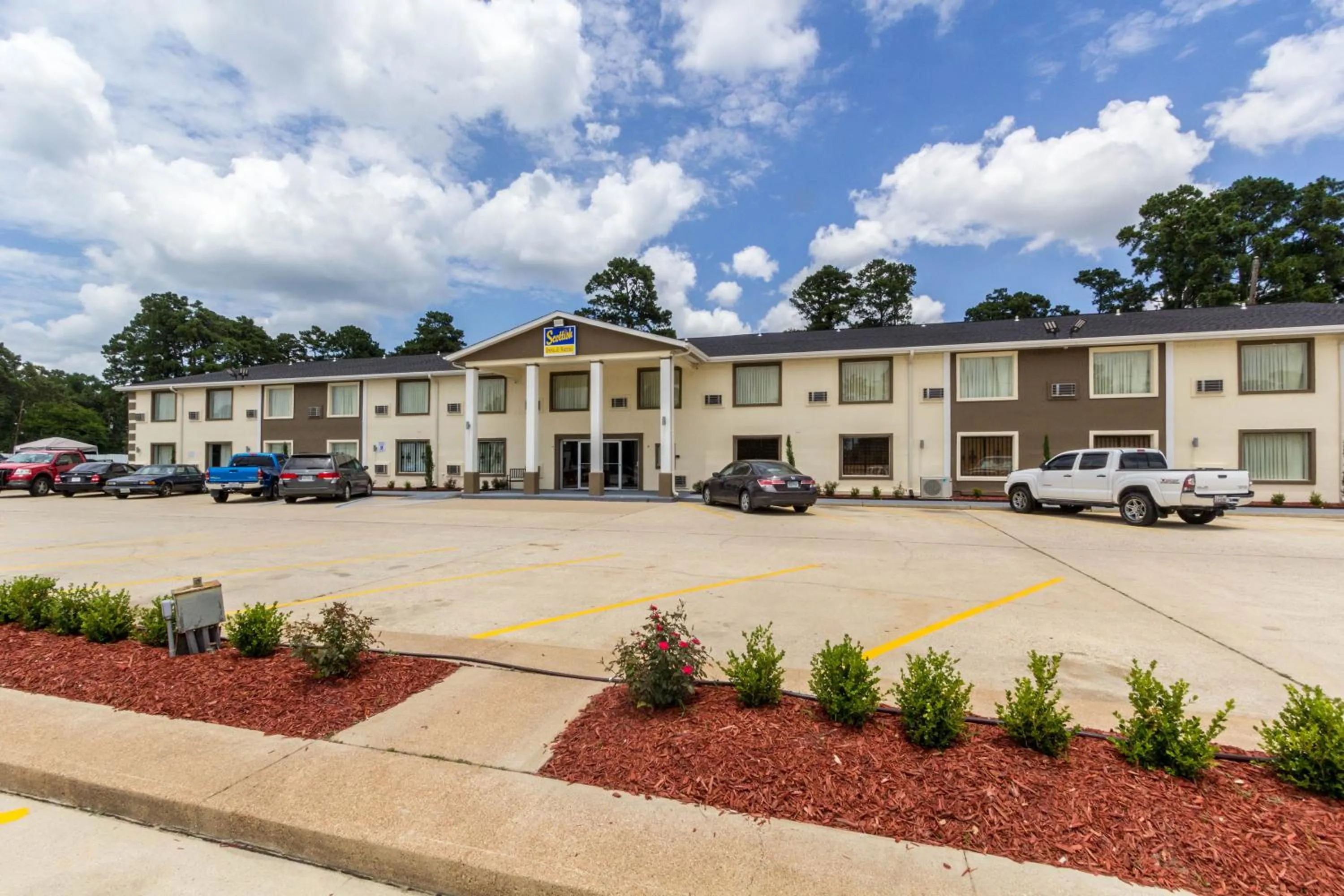 Facade/entrance in Scottish Inn and Suites Tomball