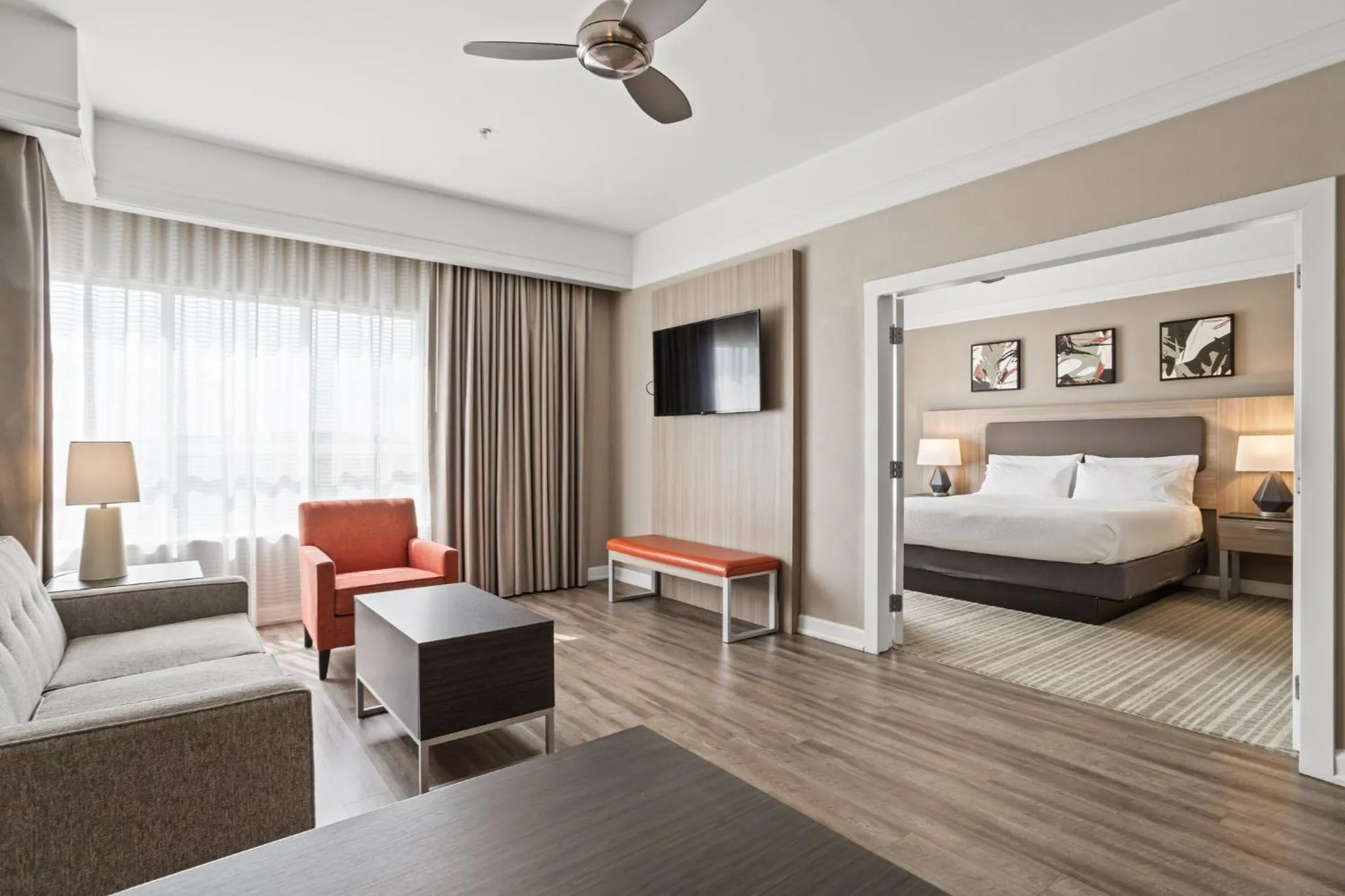 Photo of the whole room, Bed in Holiday Inn Baton Rouge College Drive I-10 by IHG