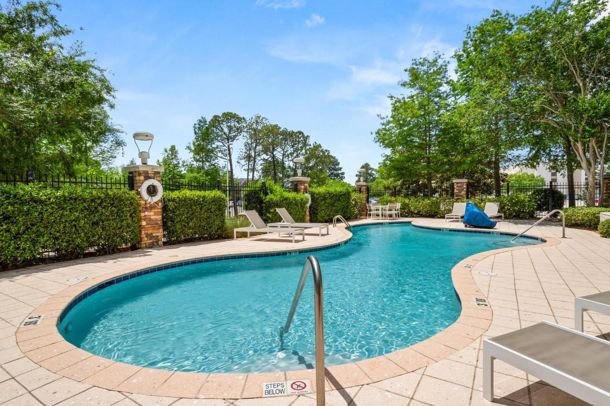 Swimming pool in Holiday Inn Baton Rouge College Drive I-10 by IHG