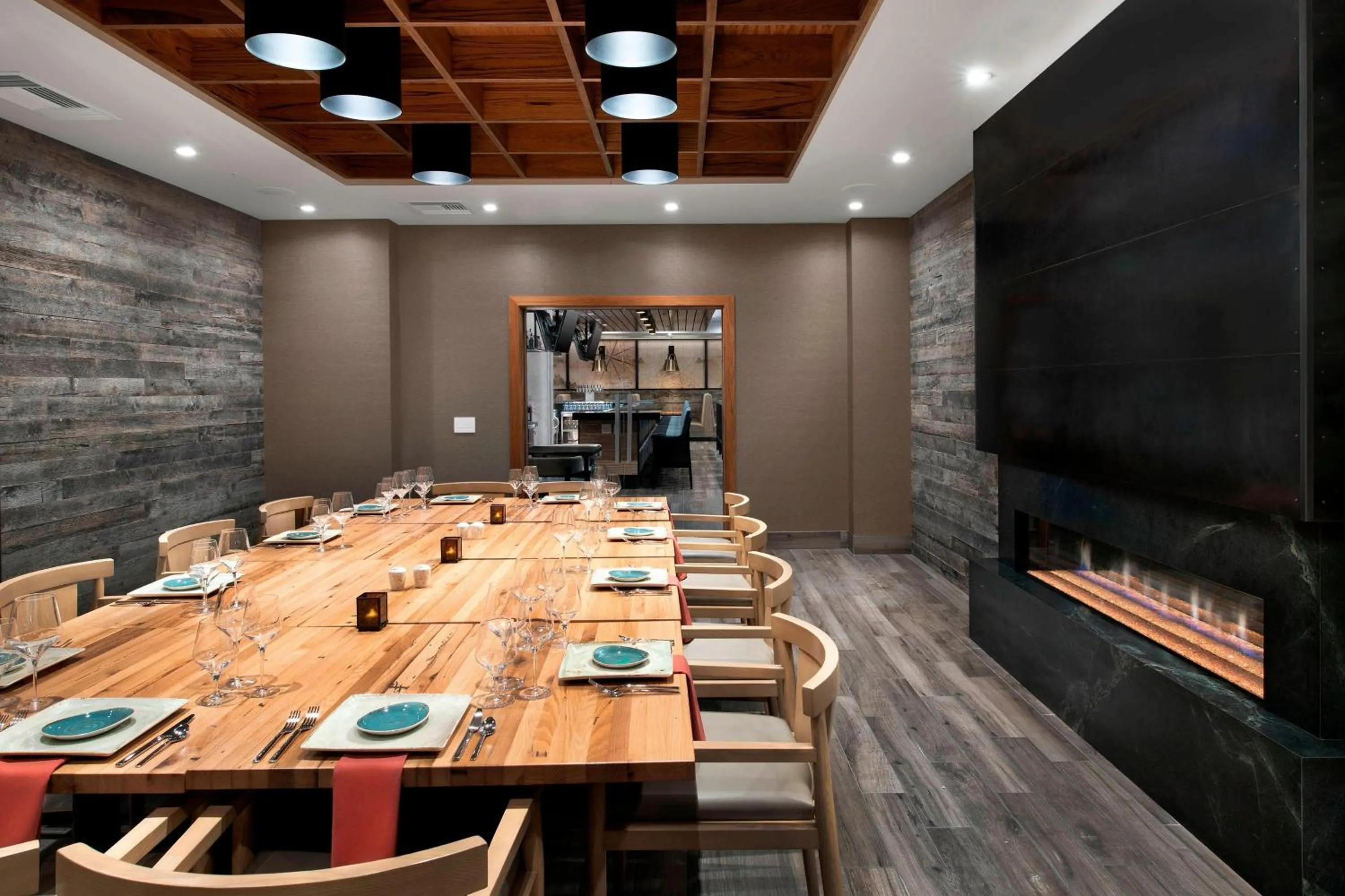 Lounge or bar in Delta Hotels by Marriott Seattle Everett