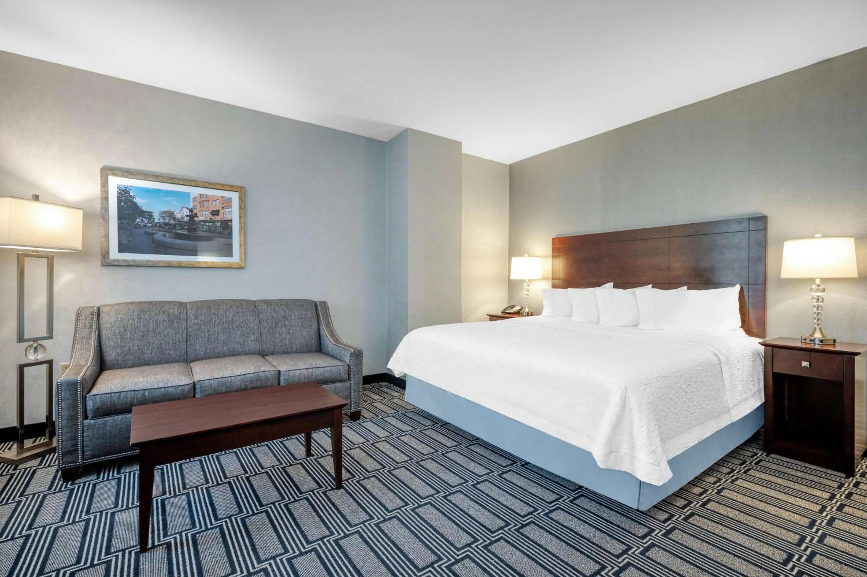 Bed in Hampton Inn & Suites Providence Downtown