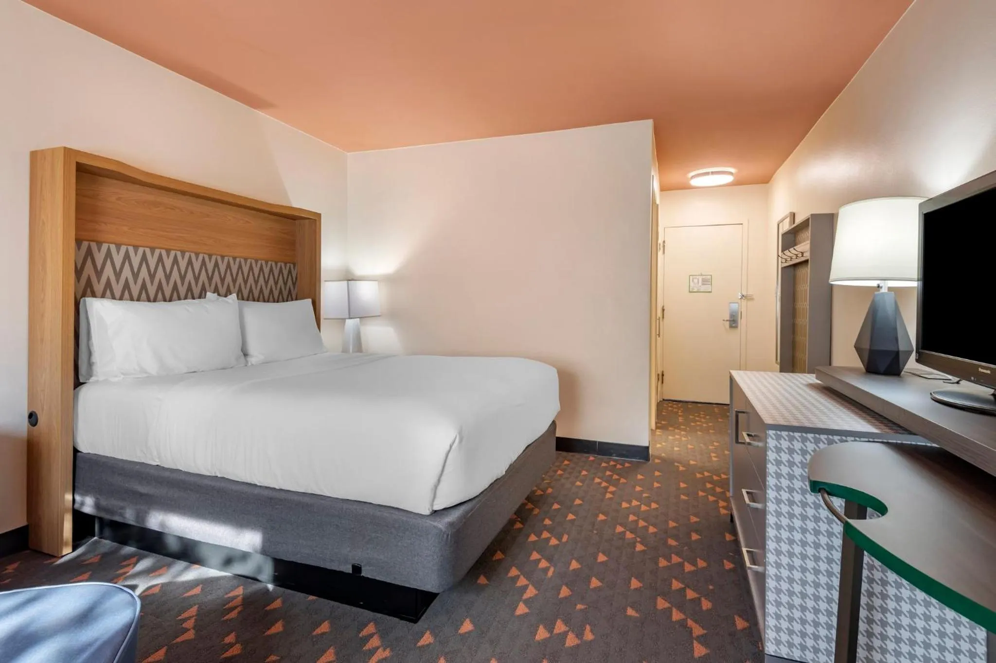 Photo of the whole room, Bed in Holiday Inn Bangor by IHG