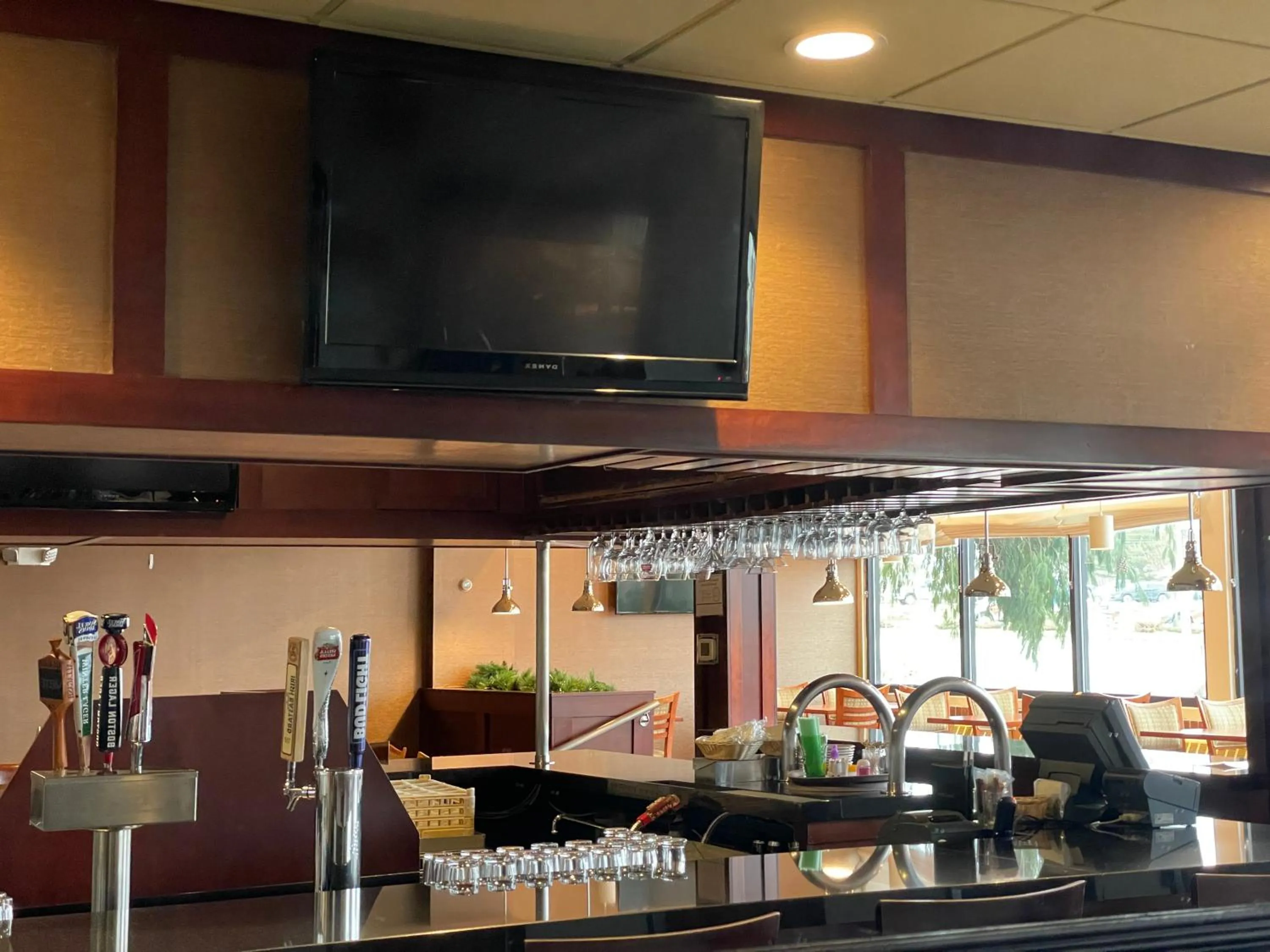 Alcoholic drinks in Holiday Inn Bangor by IHG