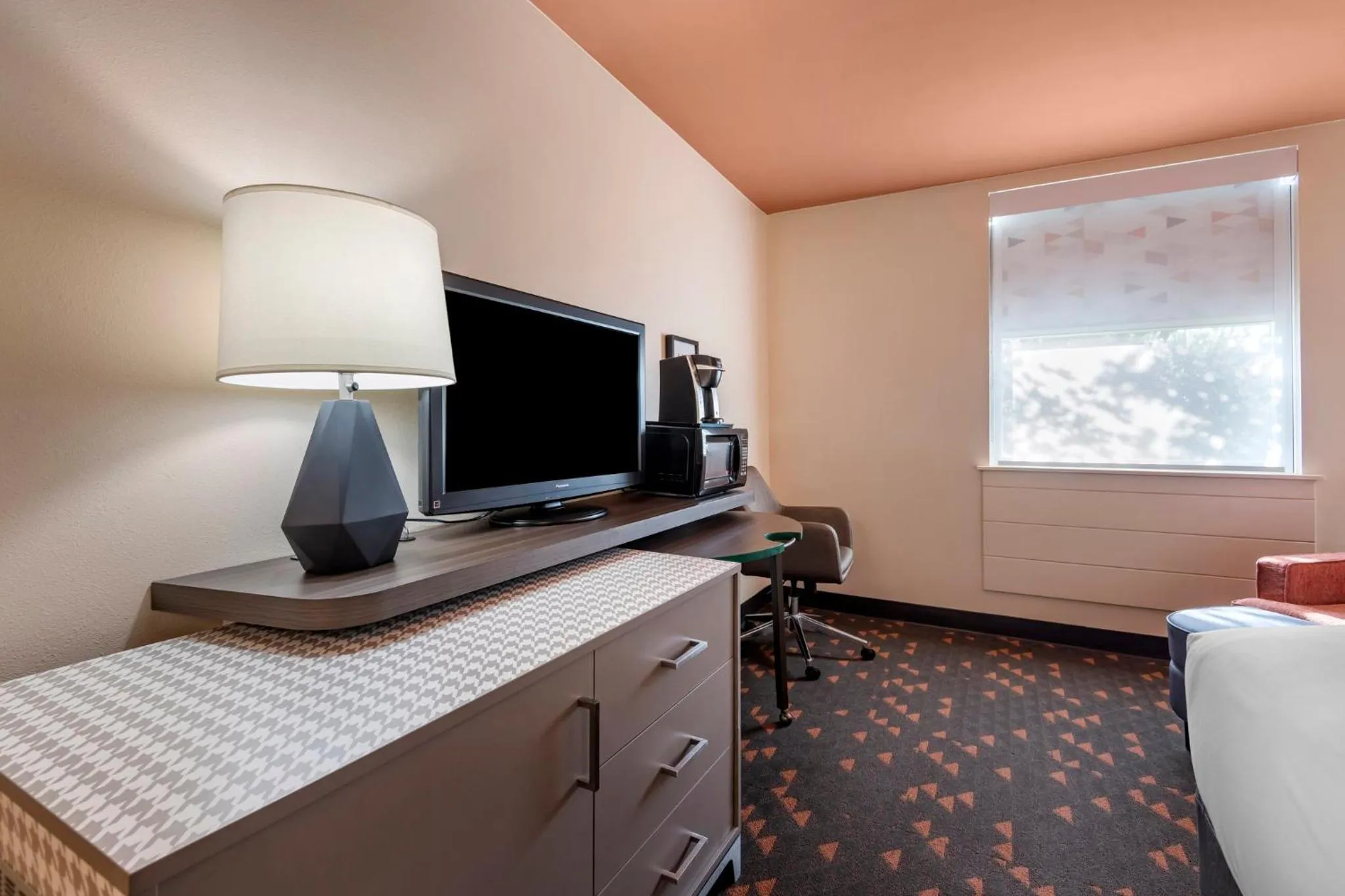 Photo of the whole room, Bed in Holiday Inn Bangor by IHG