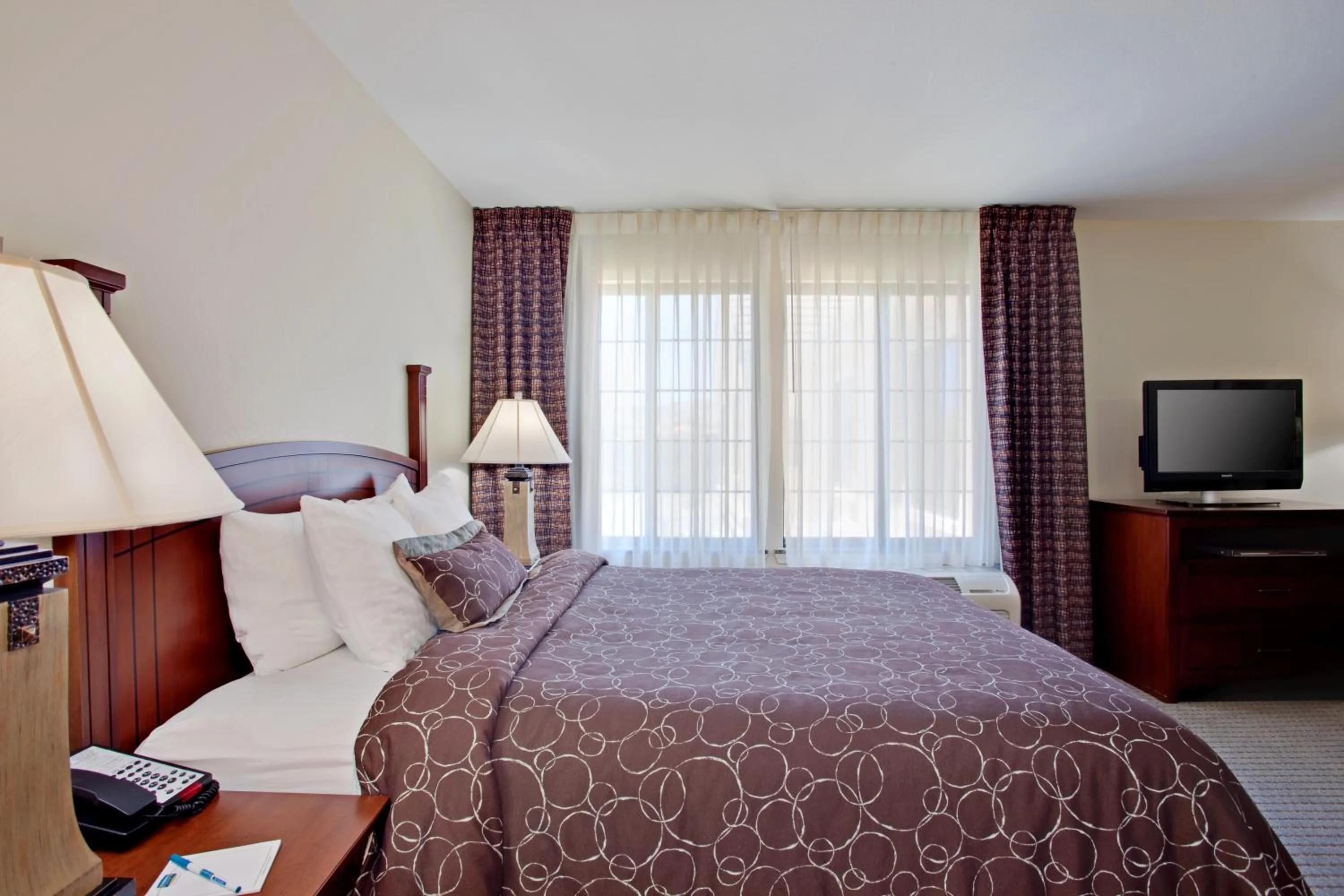 Bed in Staybridge Suites Palmdale by IHG