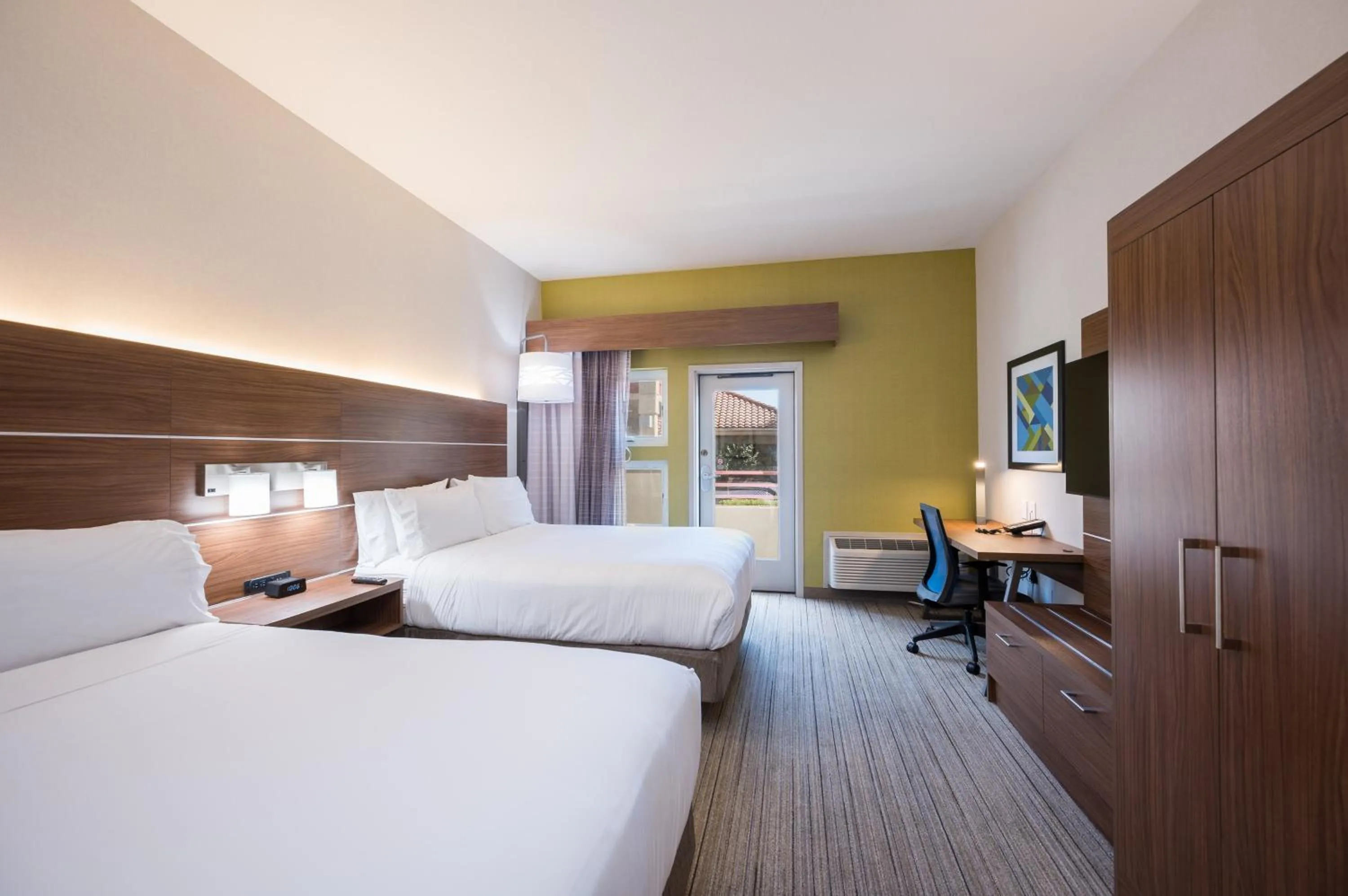 Photo of the whole room, Bed in Holiday Inn Express Grover Beach-Pismo Beach Area by IHG