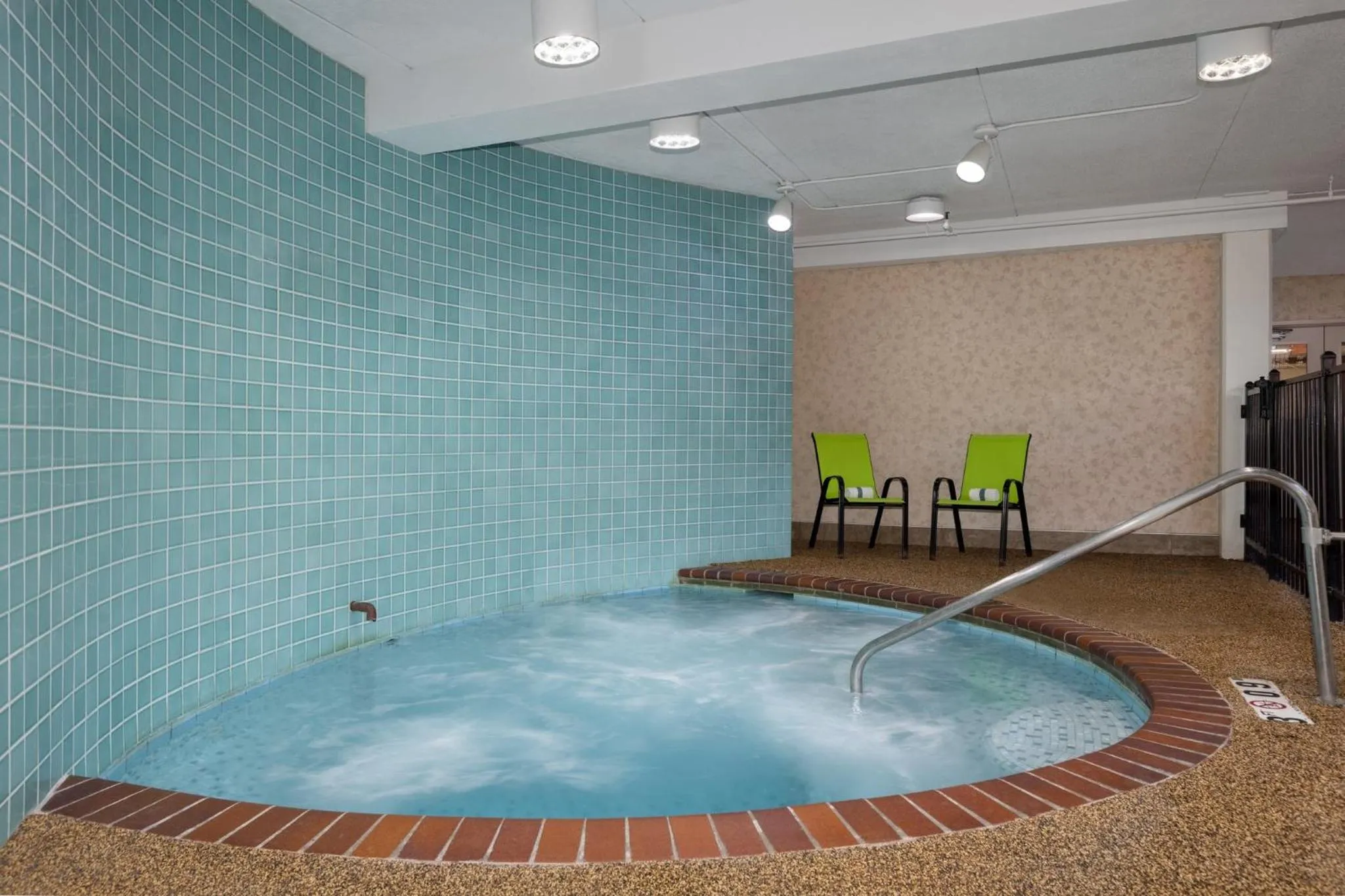 Swimming pool in Holiday Inn Des Moines-Airport Conf Center by IHG