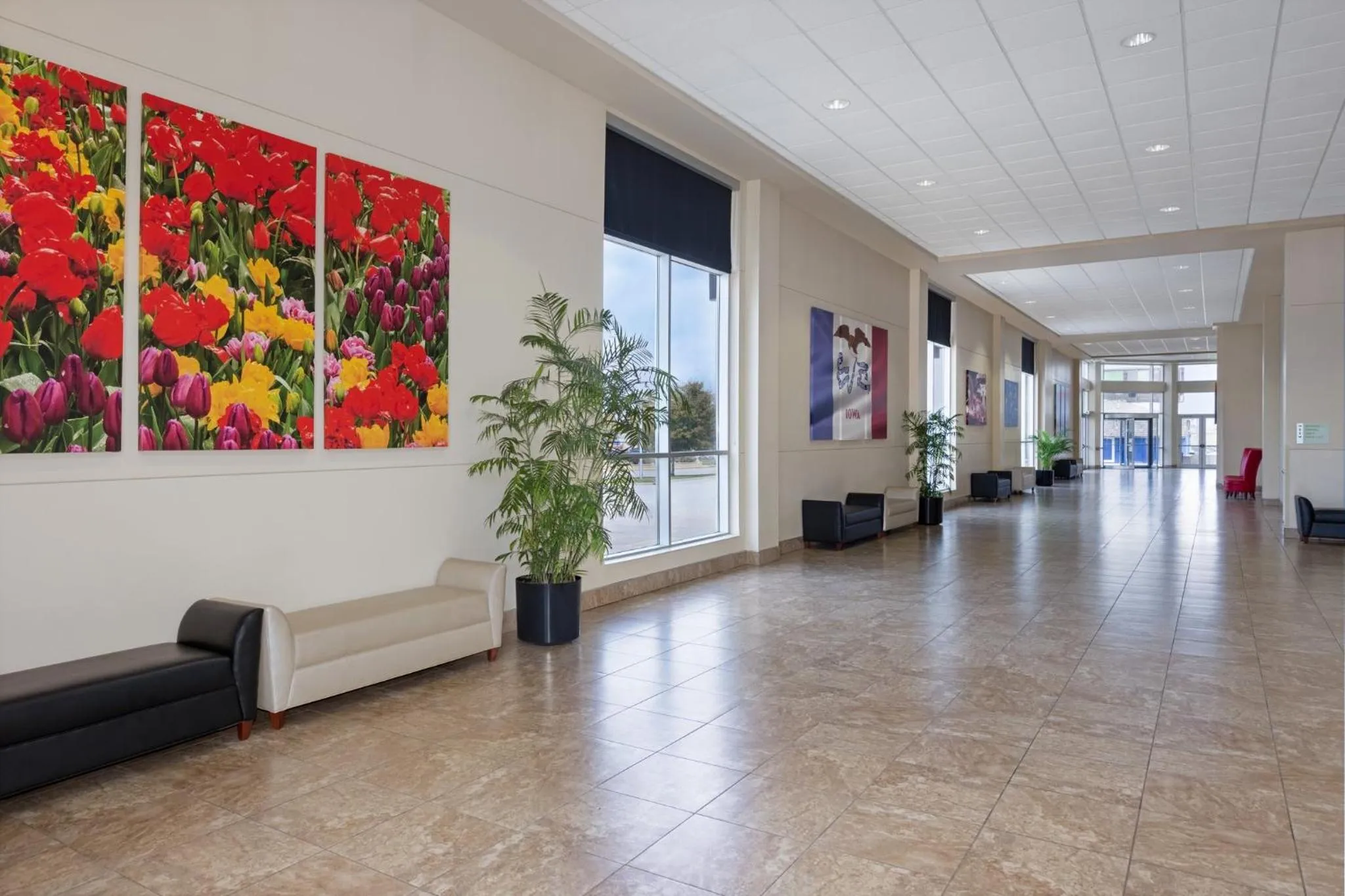 Restaurant/places to eat in Holiday Inn Des Moines-Airport Conf Center by IHG