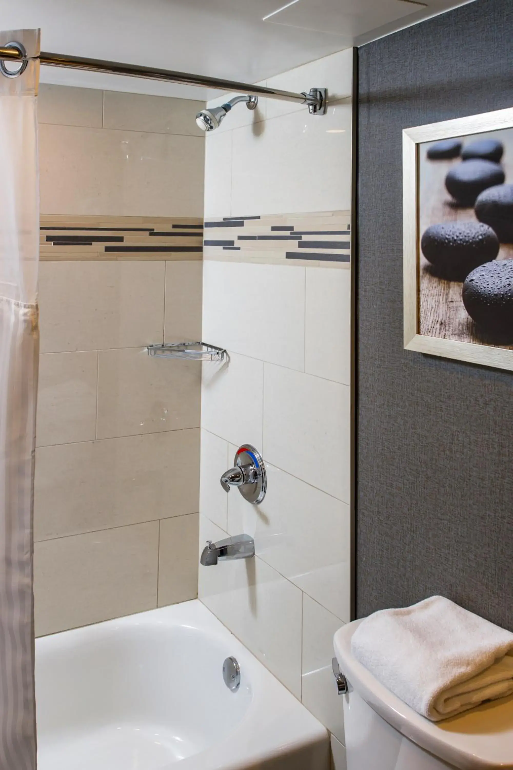 Queen Room in DoubleTree by Hilton Appleton, WI Queen Room in DoubleTree by Hilton Appleton, WI