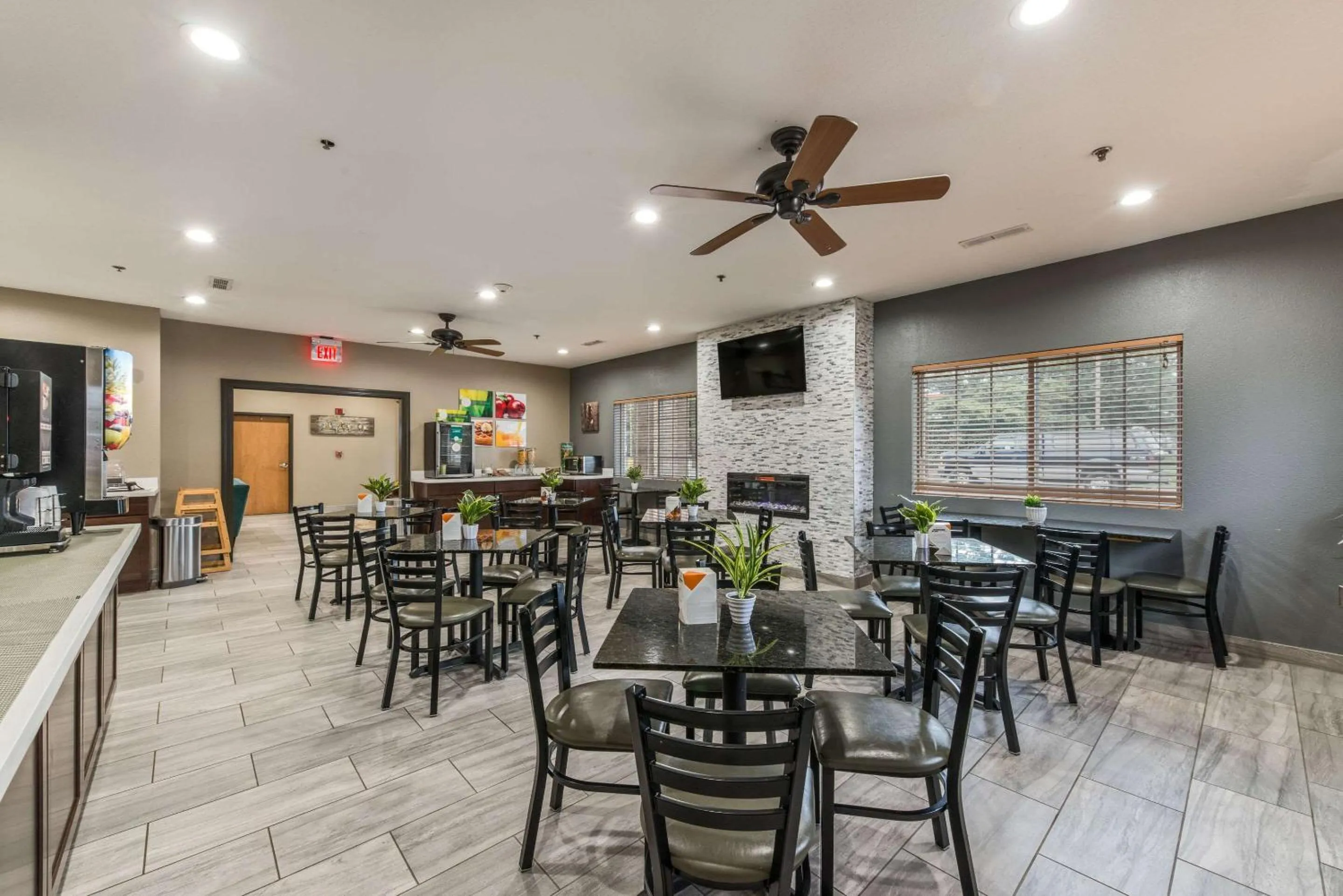 Restaurant/places to eat in Quality Inn & Suites Hendersonville - Flat Rock