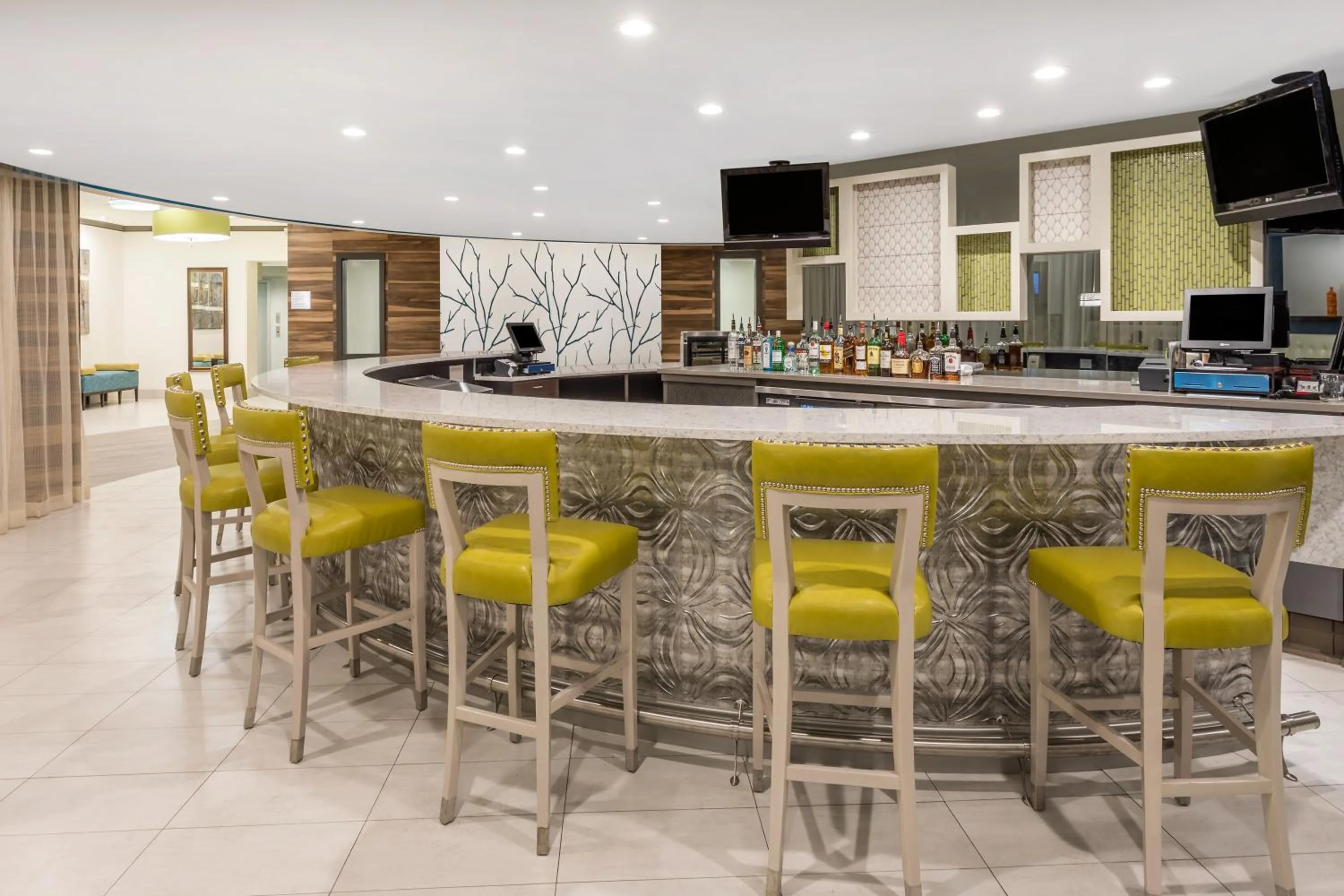 Lounge or bar in Wyndham Garden Summerville