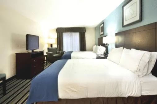 Photo of the whole room, Bed in Holiday Inn Express Hotel & Suites Baton Rouge -Port Allen by IHG