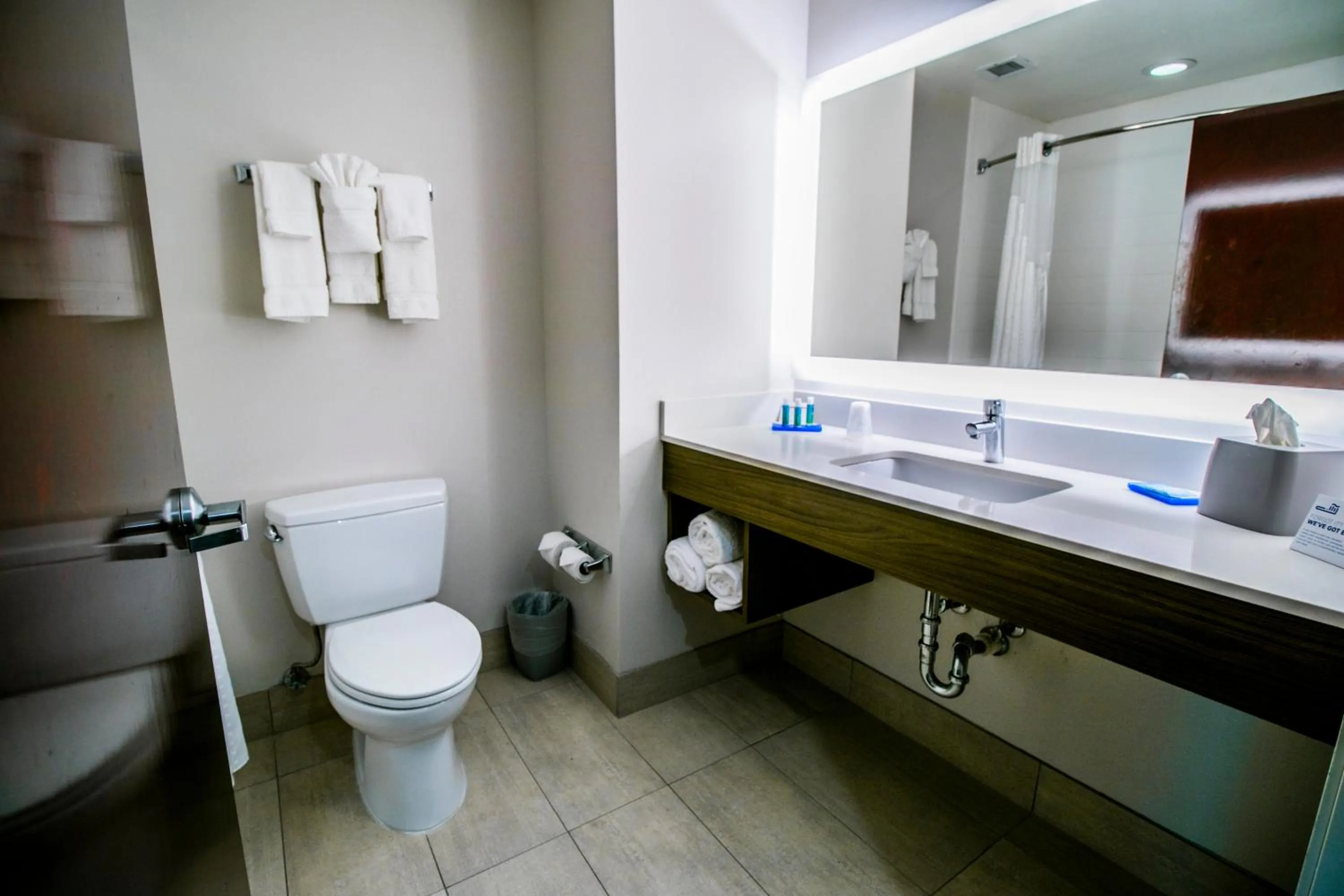 Photo of the whole room in Holiday Inn Express Hotel & Suites Baton Rouge -Port Allen by IHG