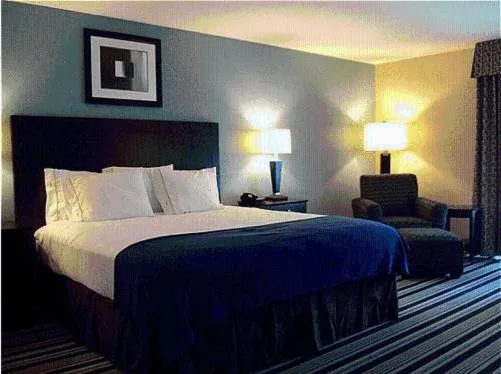 Photo of the whole room, Bed in Holiday Inn Express Hotel & Suites Baton Rouge -Port Allen by IHG