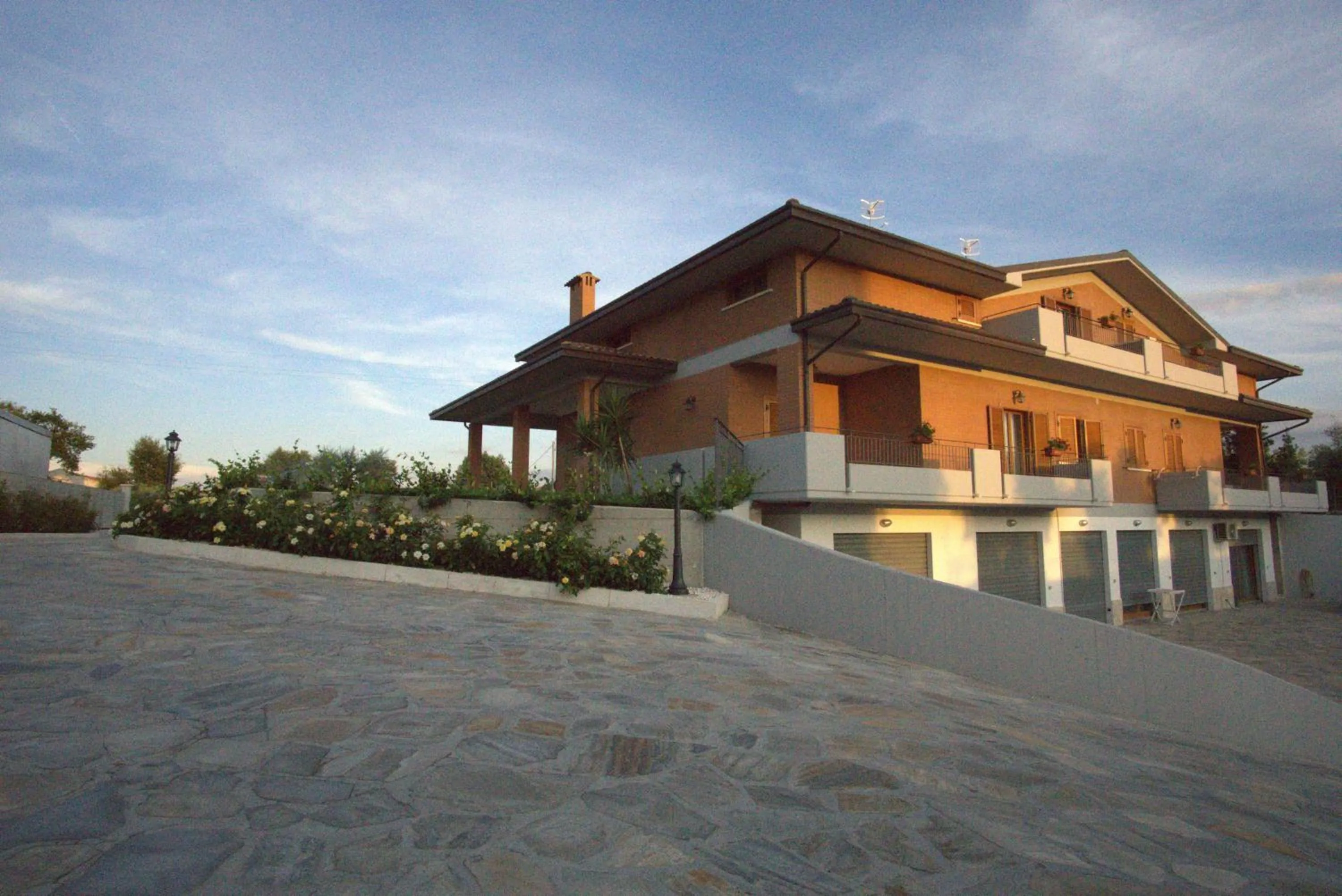 Property building in Villa Emilia