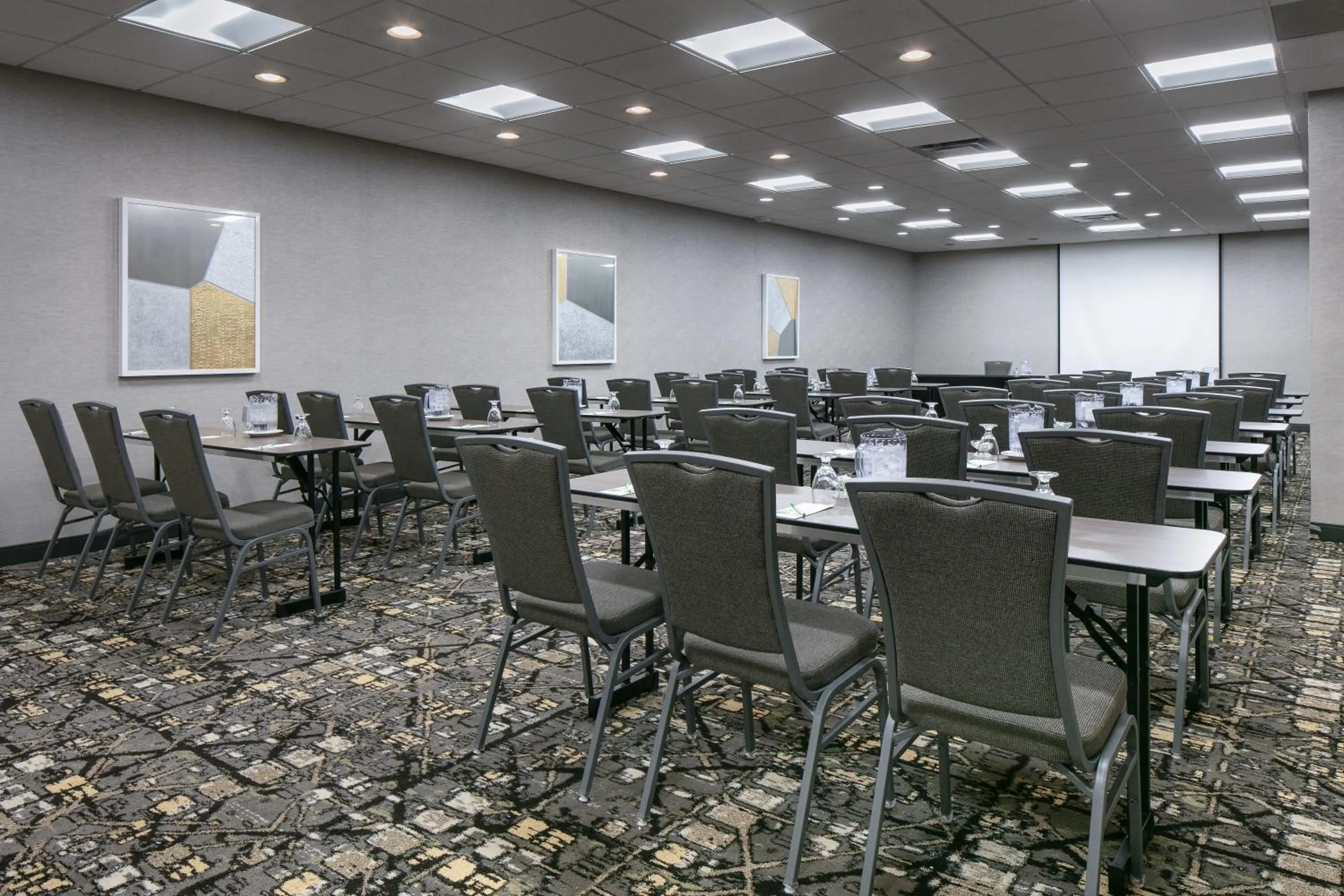 Meeting/conference room in Holiday Inn Hotel & Suites Des Moines-Northwest by IHG