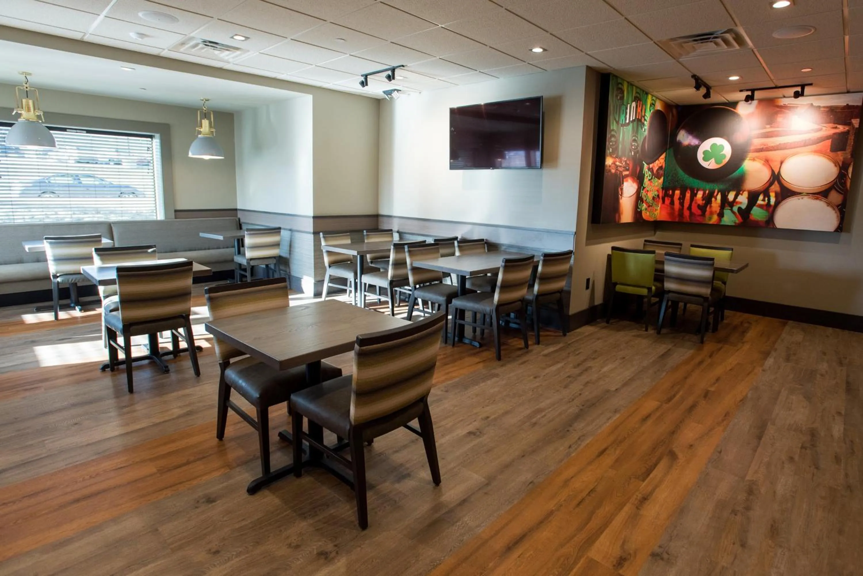 Restaurant/places to eat in Holiday Inn Hotel & Suites Des Moines-Northwest by IHG
