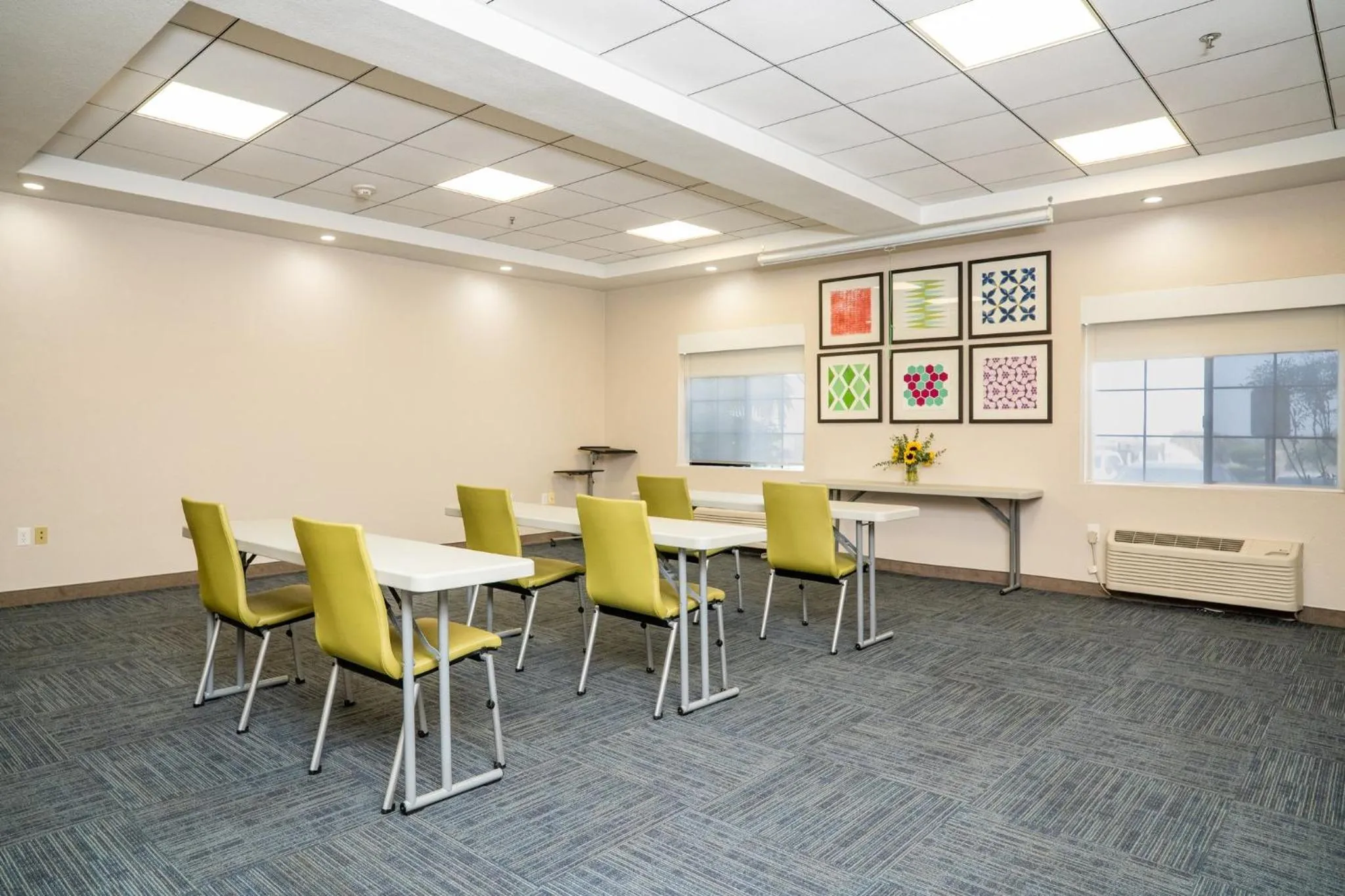 Meeting/conference room in Holiday Inn Express Hotel & Suites Hesperia by IHG