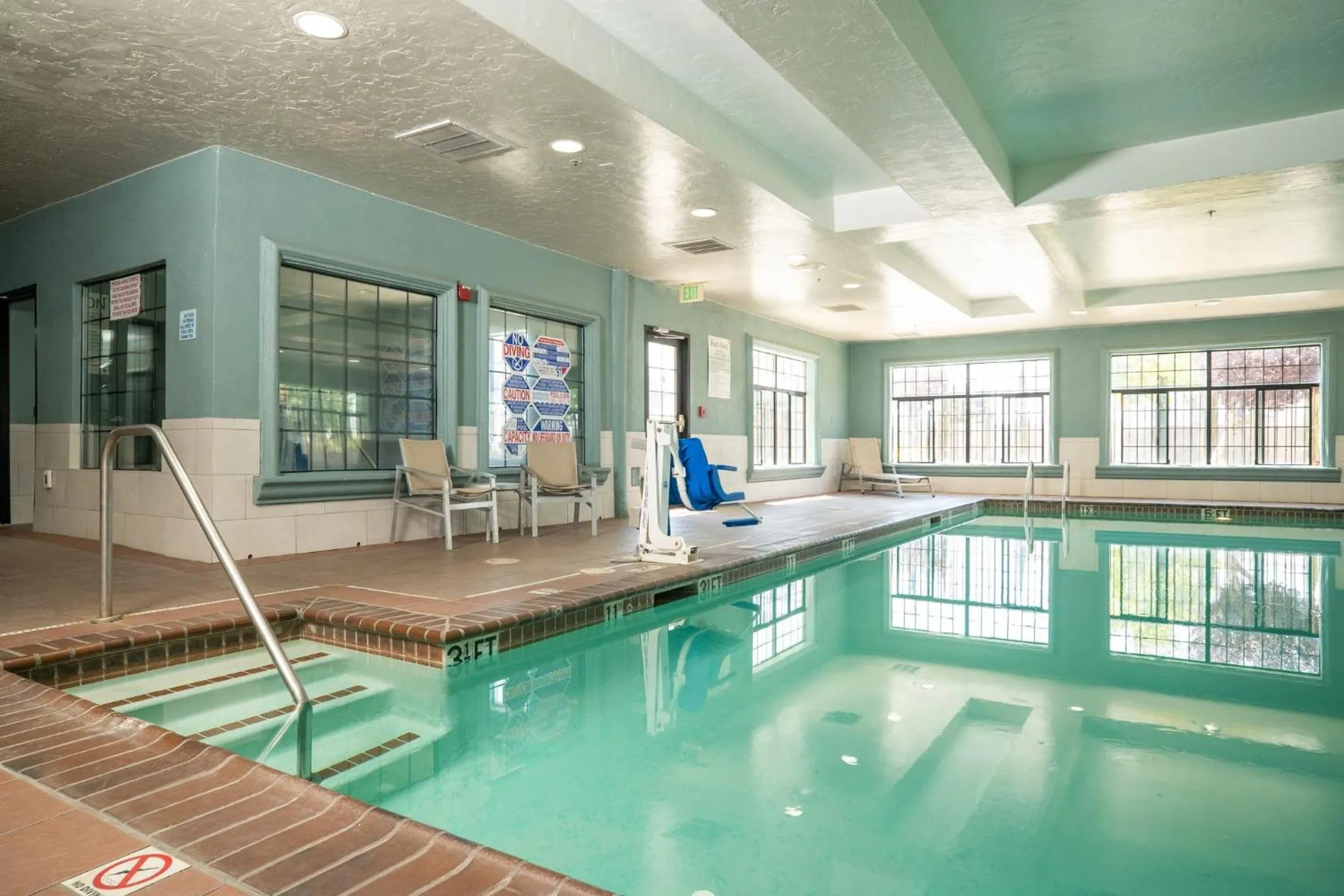 Swimming pool in Holiday Inn Express Hotel & Suites Hesperia by IHG