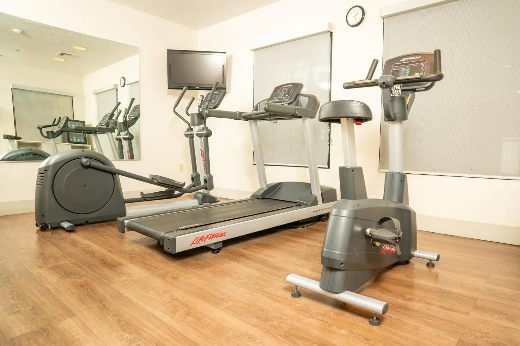 Fitness centre/facilities in Holiday Inn Express Hotel & Suites Hesperia by IHG