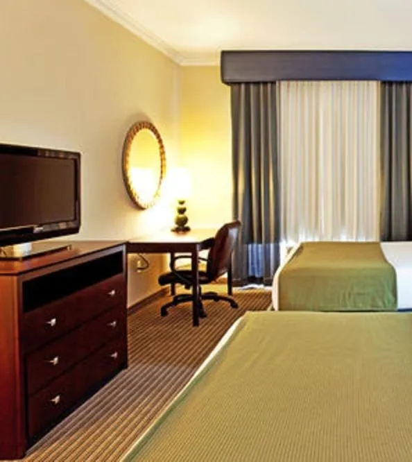 TV and multimedia, Bed in Holiday Inn Express Hotel & Suites New Iberia - Avery Island by IHG