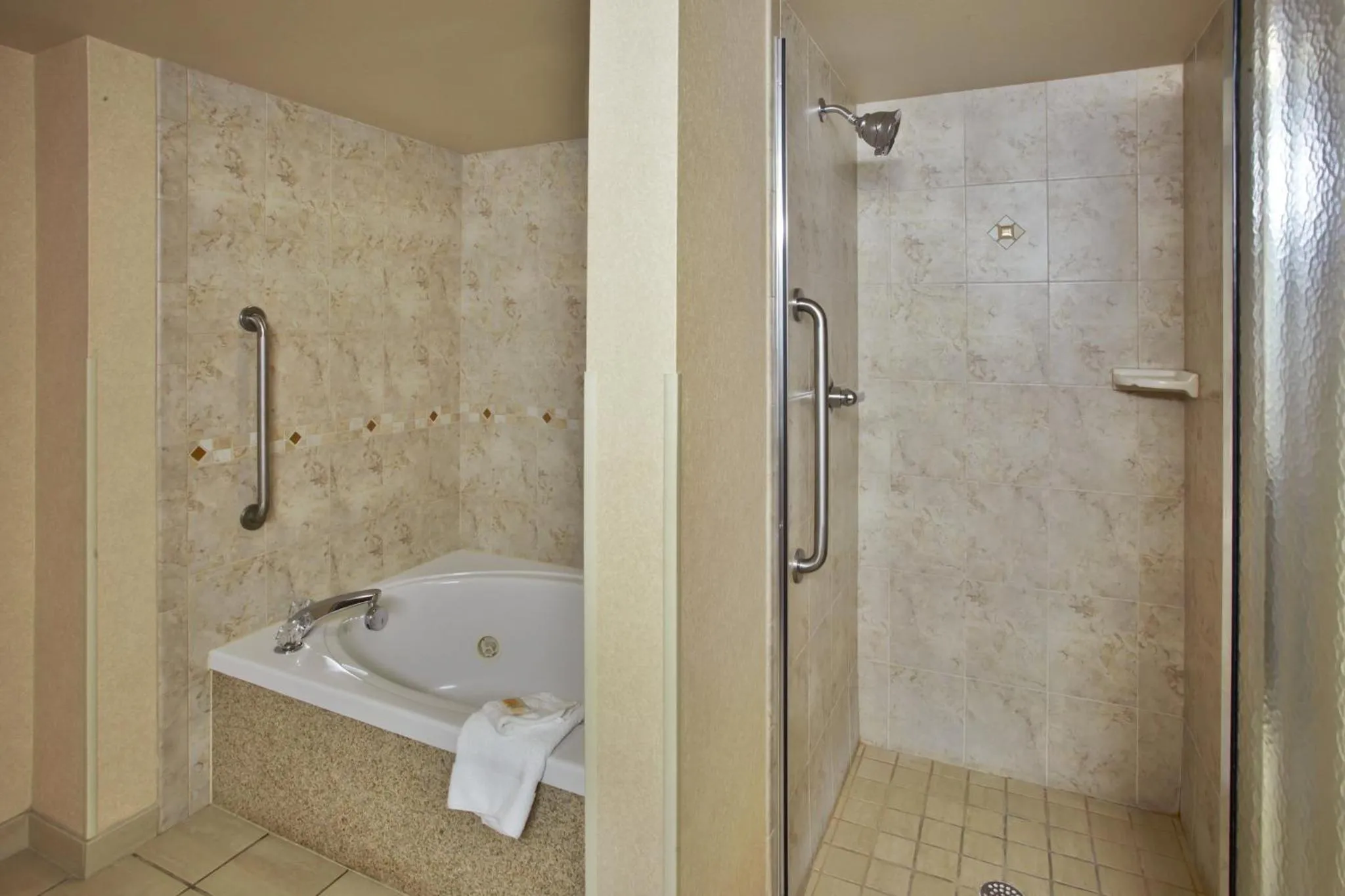 Photo of the whole room in Holiday Inn Hotel & Suites Ann Arbor University of Michigan Area by IHG