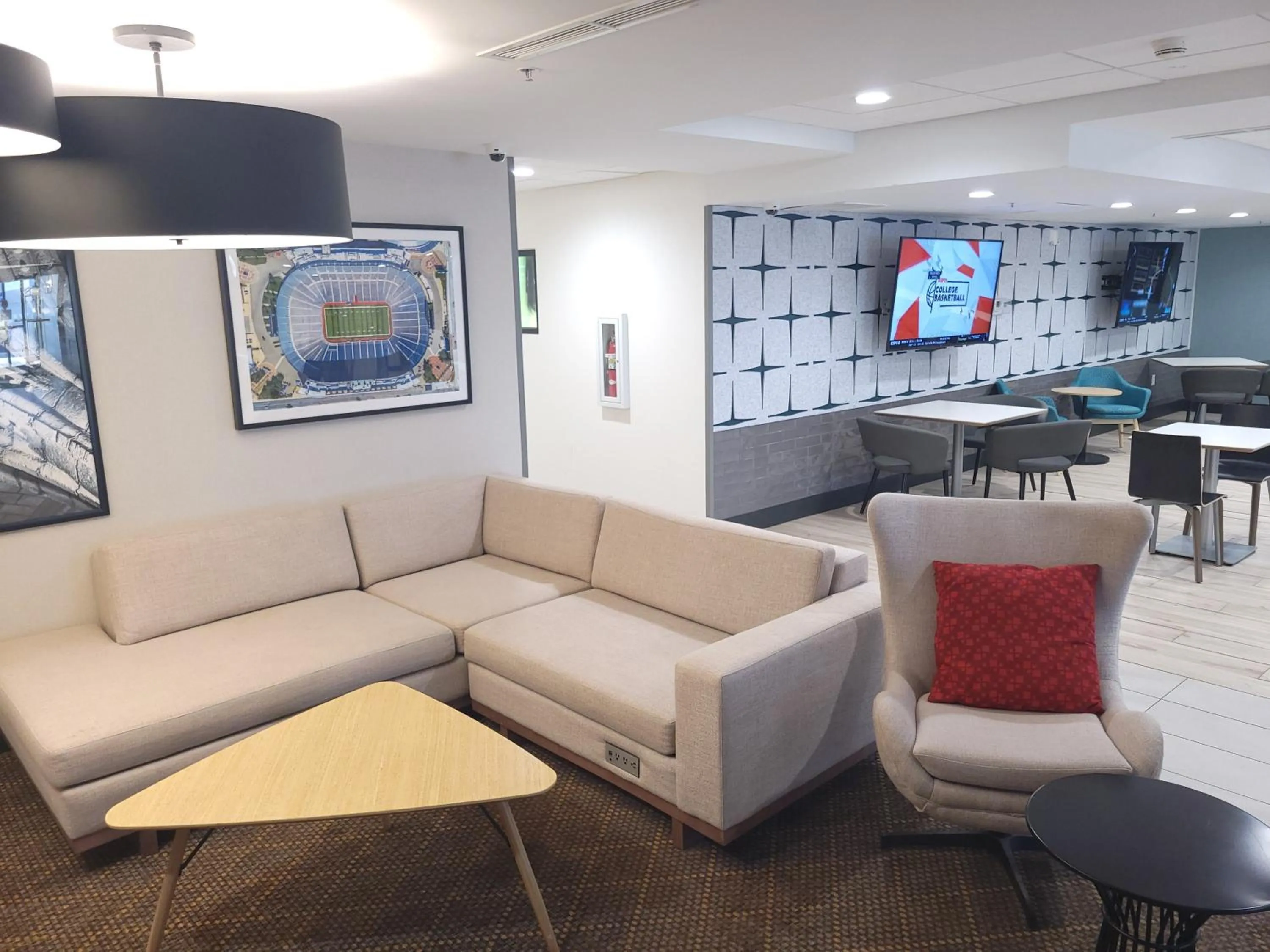 Property building in Holiday Inn Hotel & Suites Ann Arbor University of Michigan Area by IHG