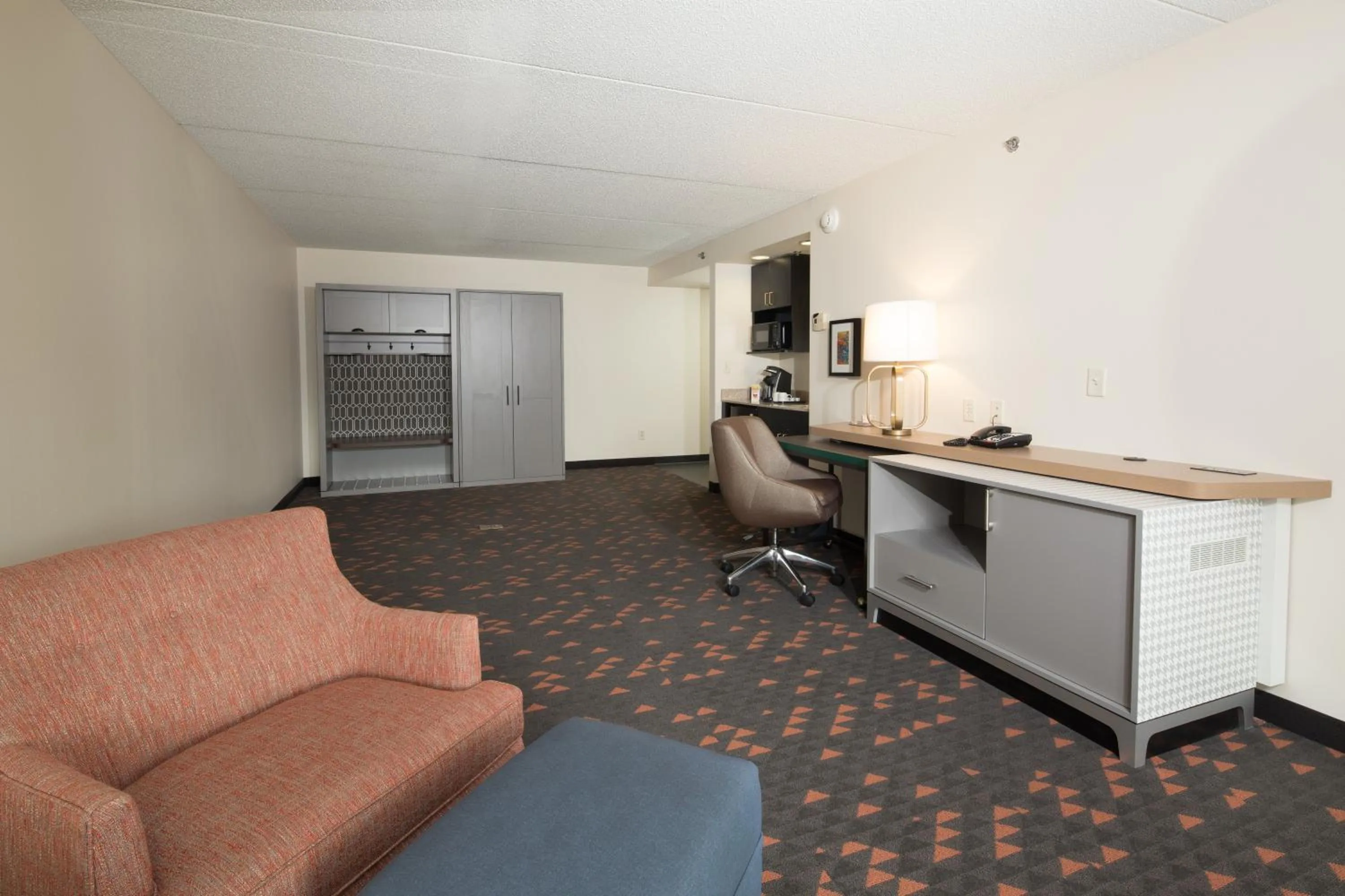 Photo of the whole room in Holiday Inn Hotel & Suites Ann Arbor University of Michigan Area by IHG