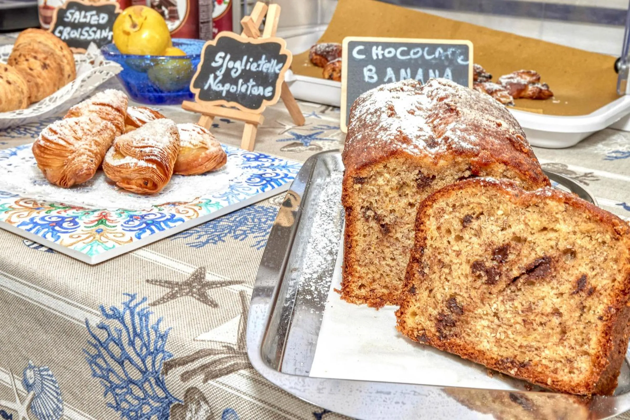 Food and drinks in Hotel Victoria Place