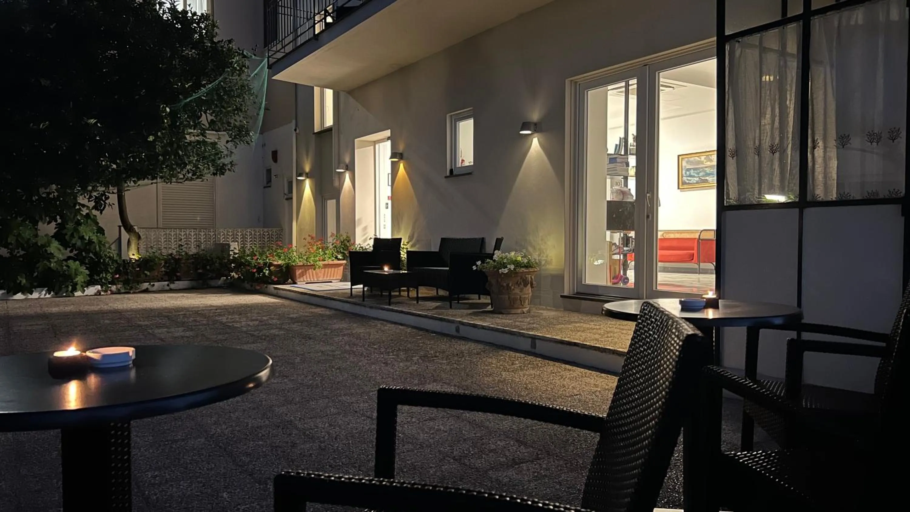 Property building in Hotel Victoria Place